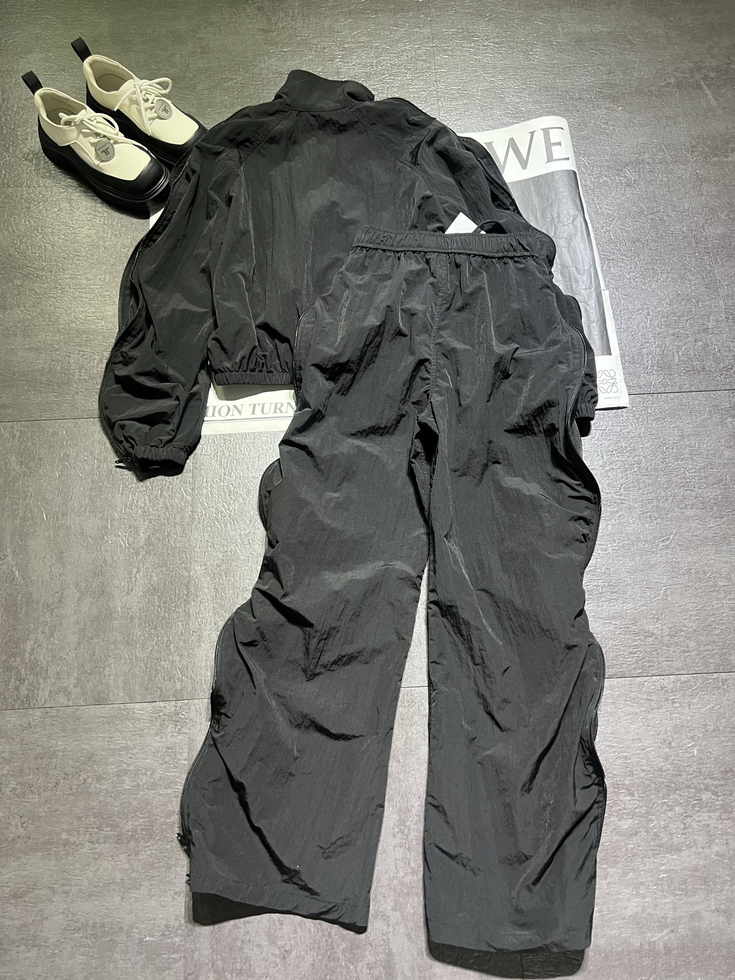 “Custom High-End Sports Jacket for Female Workers: Alexander Wan’s Original 1:1 Design” - 图片 3