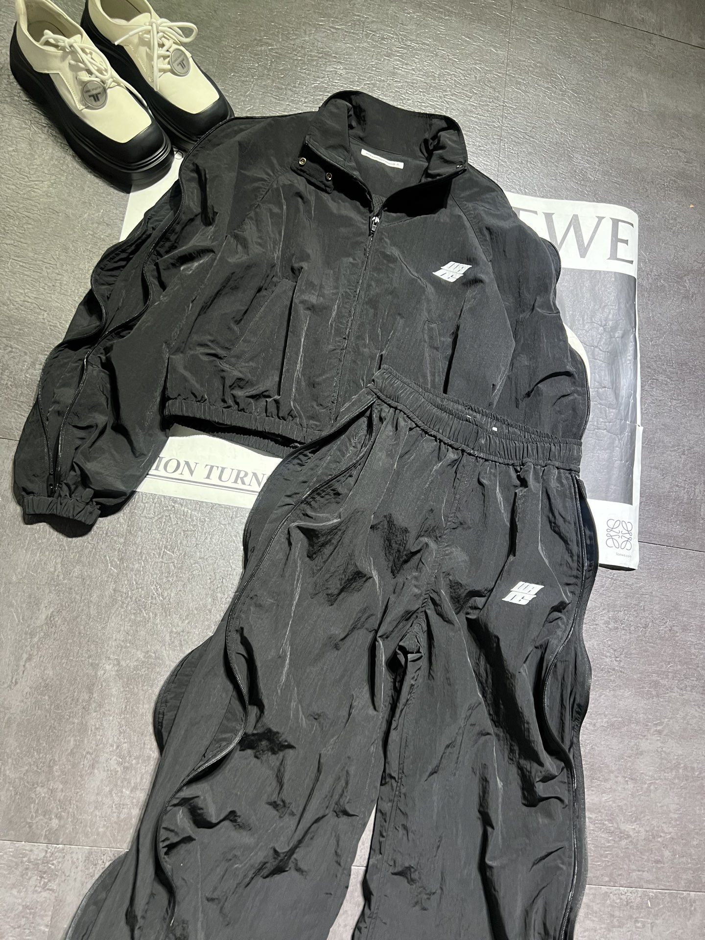 “Custom High-End Sports Jacket for Female Workers: Alexander Wan’s Original 1:1 Design” - 图片 2