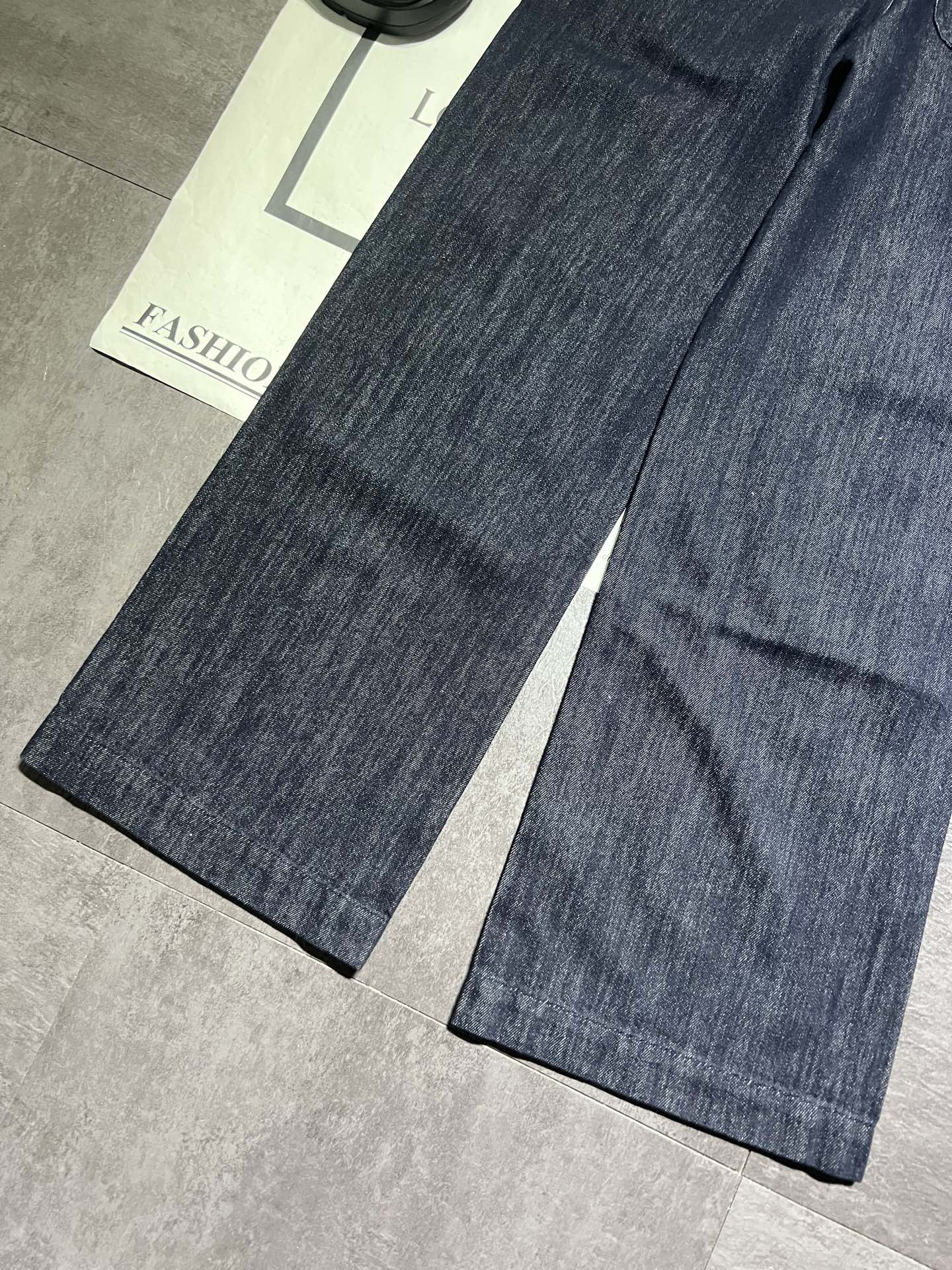 Retro-Color Single Women’s Suit: Original Design, Top-Style, Excellent Quality - 图片 5