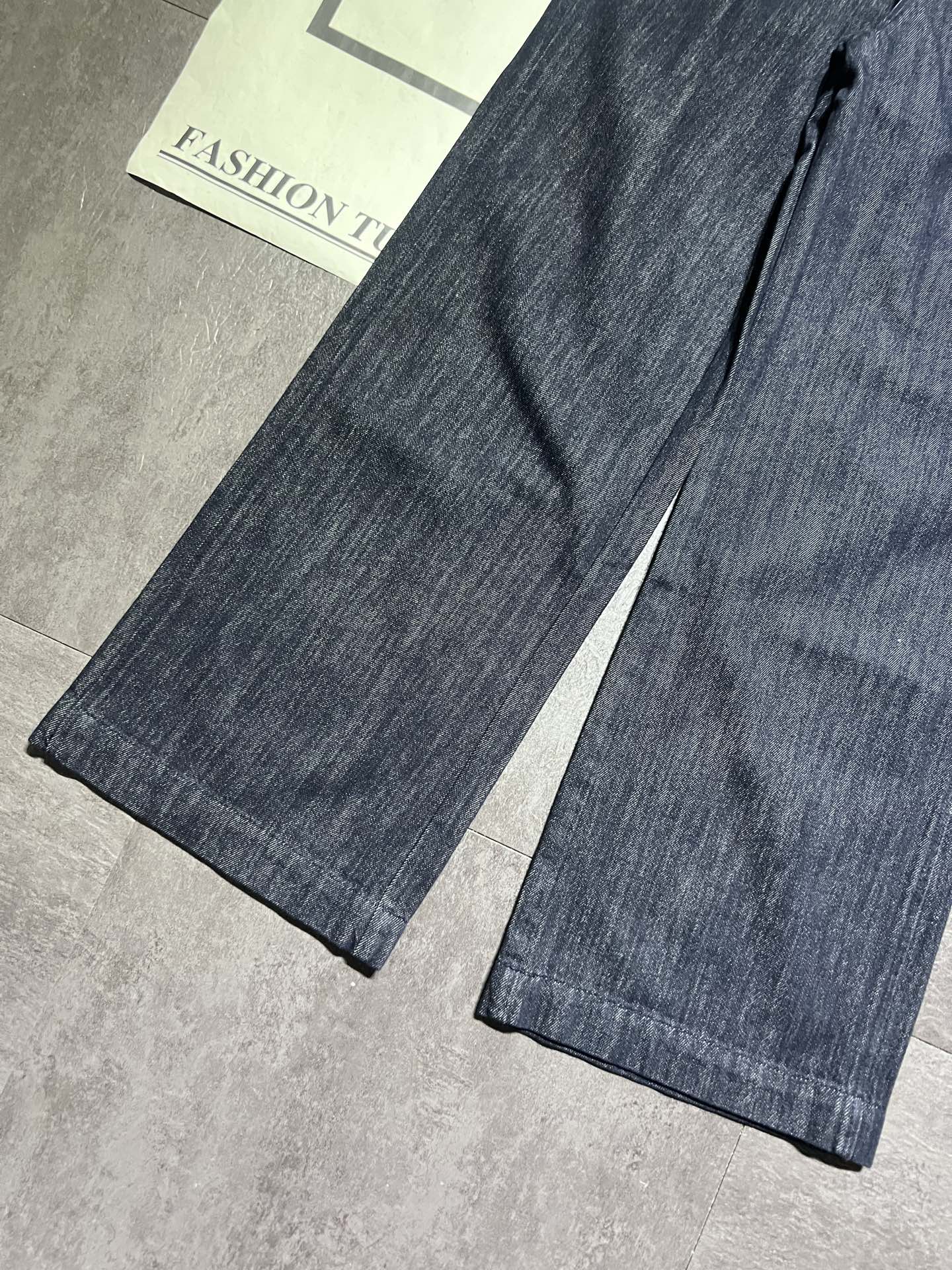 Retro-Color Single Women’s Suit: Original Design, Top-Style, Excellent Quality - 图片 3