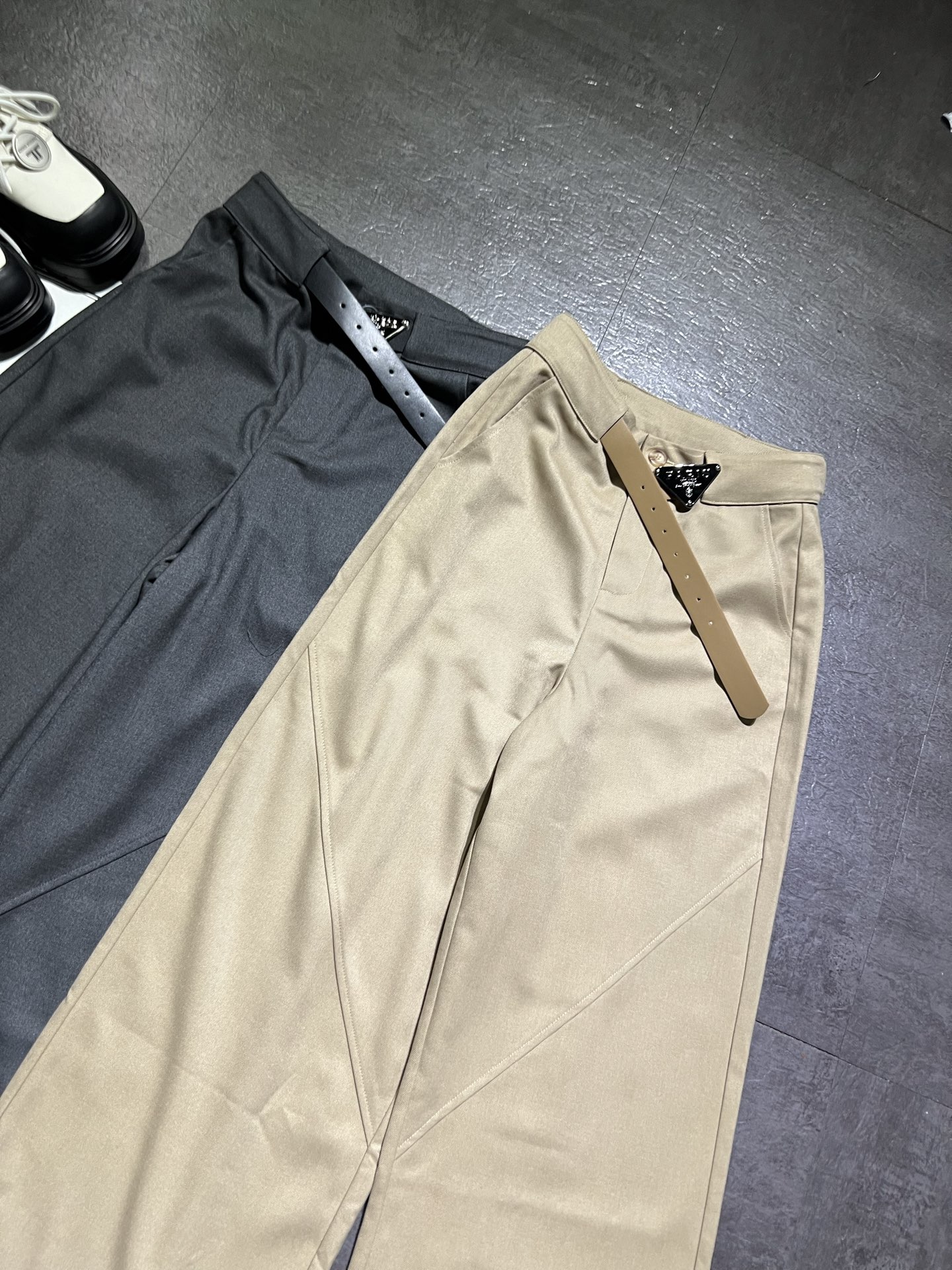 “Designer Single-Size Female Suit: Pants, Belts, Stylist, Colored Ocean, SMLs – Packaging Details” - 图片 2