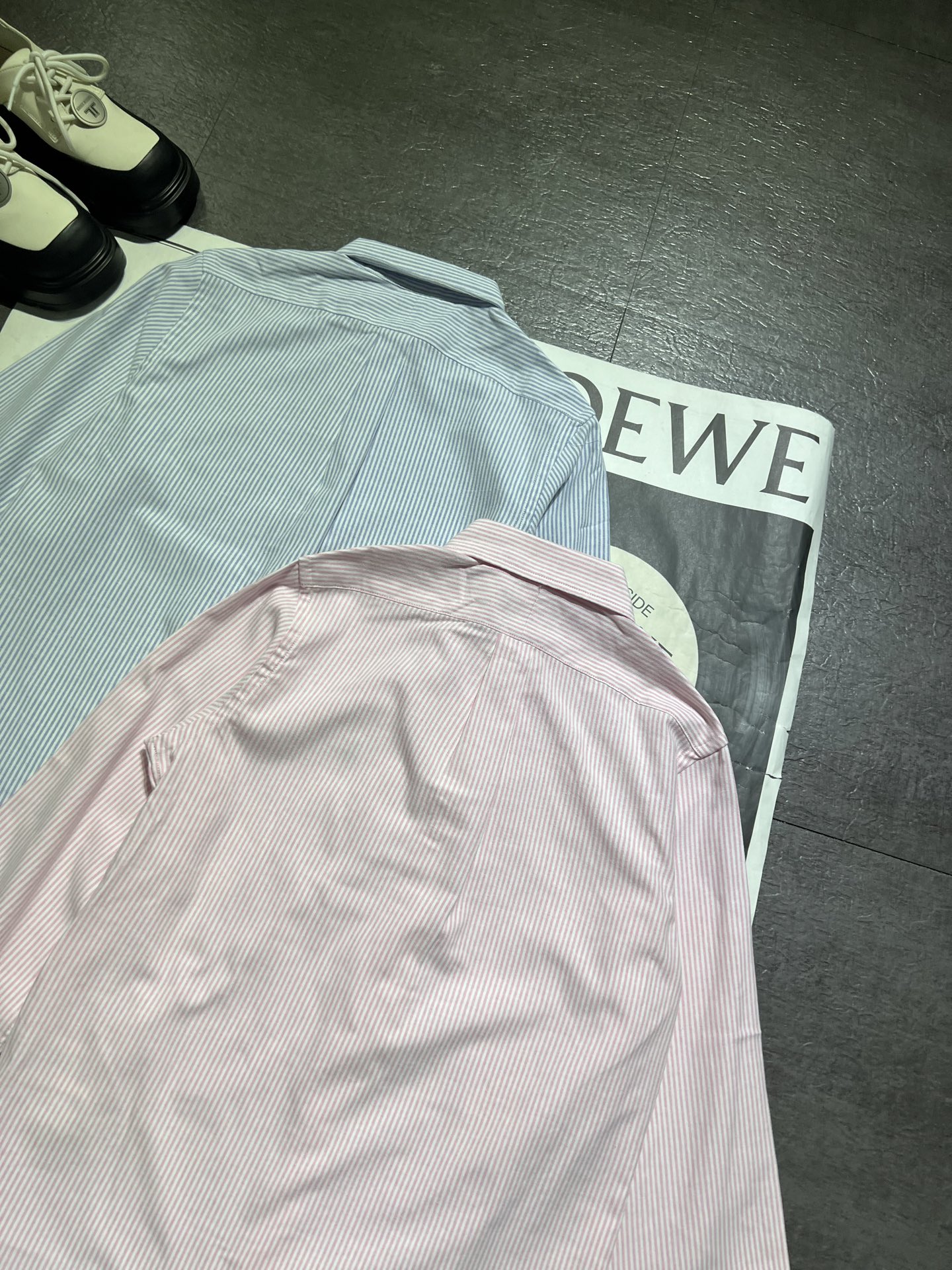 “Ralph Lauren Women’s Suit: Classic Striped Oxford Shirt and High-Quality Jacket” - 图片 6