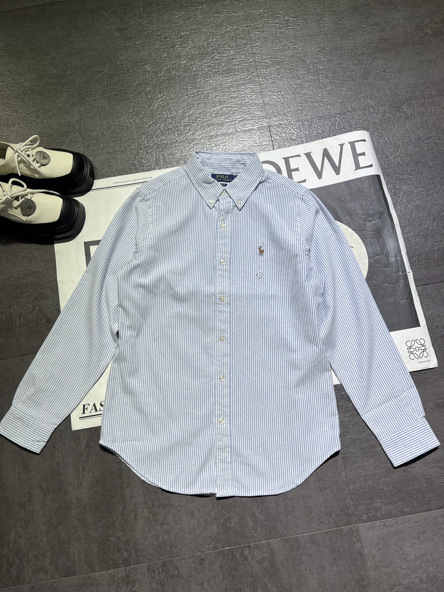 “Ralph Lauren Women’s Suit: Classic Striped Oxford Shirt and High-Quality Jacket” - 图片 5