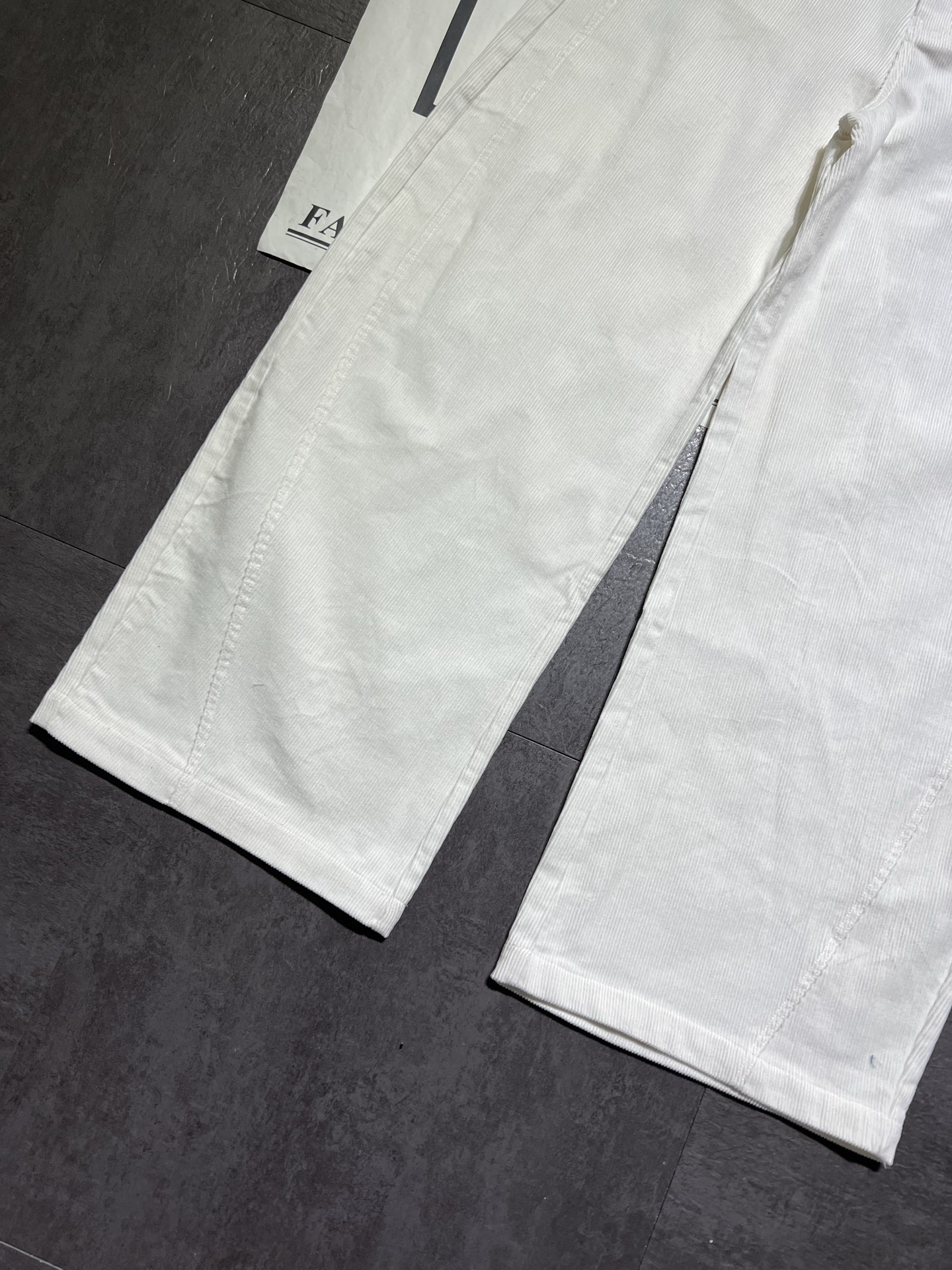 “Designer Female Suit: High-Explosive Rectangular Shorts, Custom Flair, Top-Notch Cardiac Design SML Packaging” - 图片 3