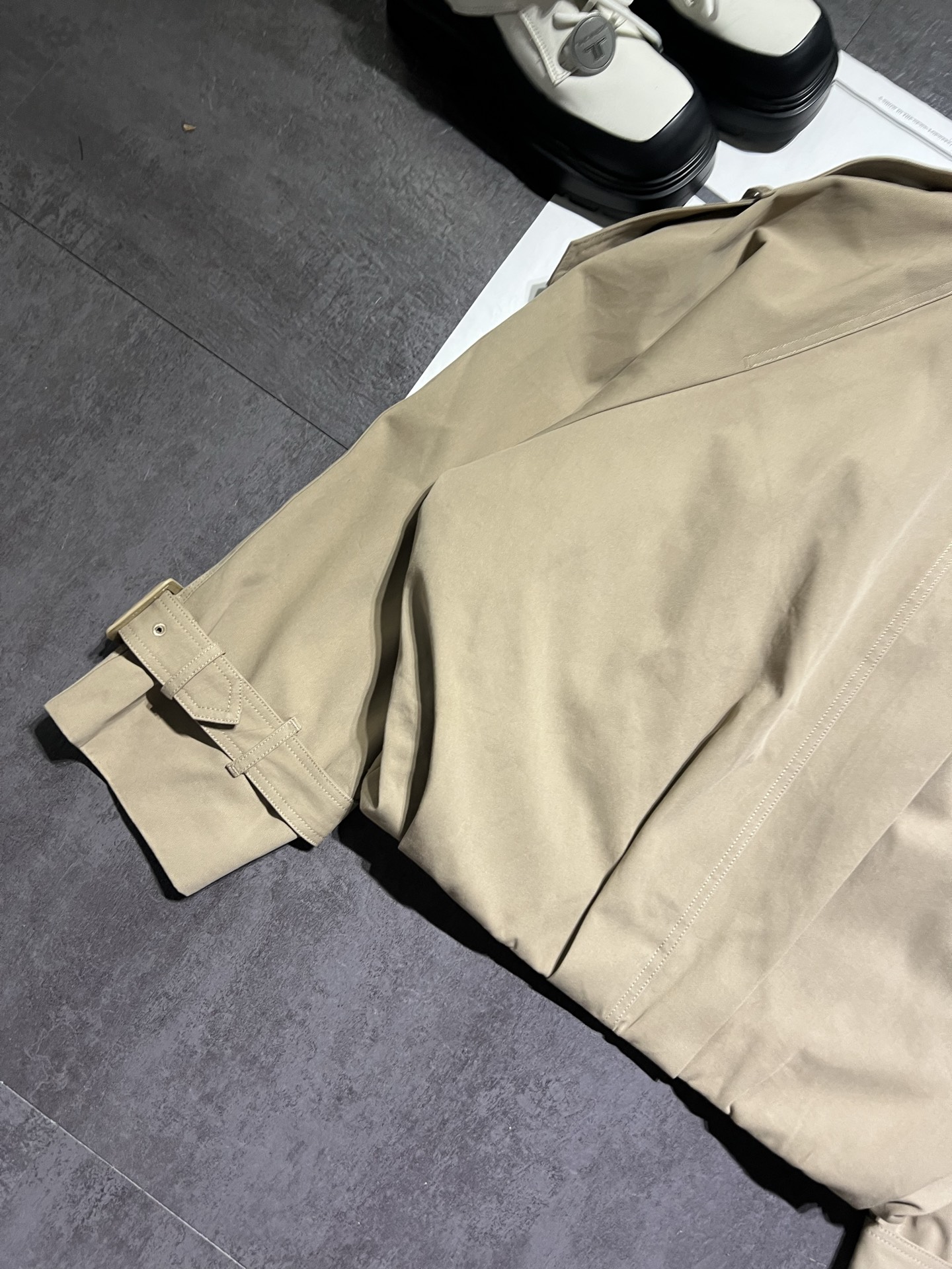 “Organic Cotton Suit for Women: Custom Double-Button Jacket, Ribbed Design, High-End Quality, Available in SML Sizes” - 图片 5