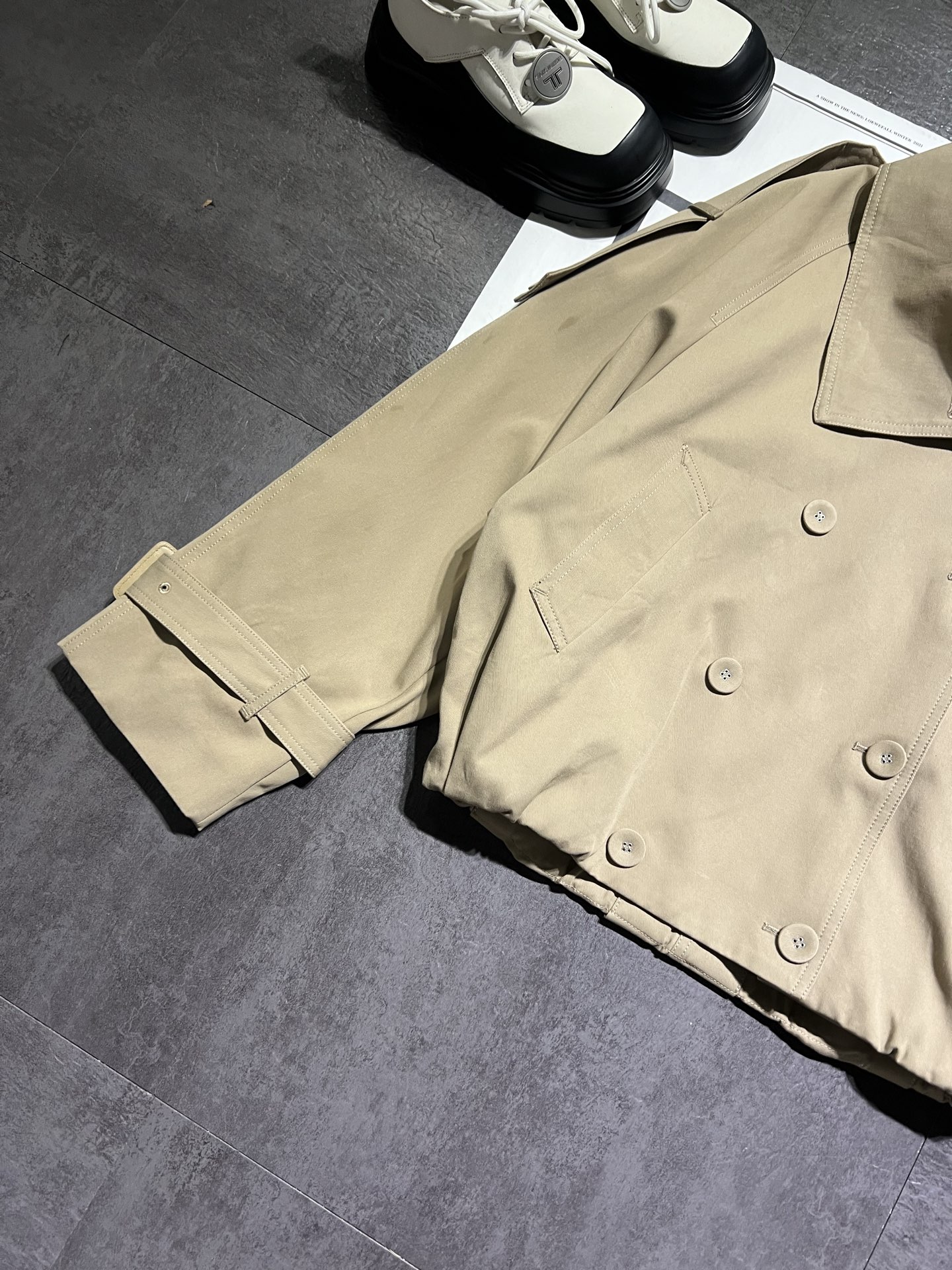 “Organic Cotton Suit for Women: Custom Double-Button Jacket, Ribbed Design, High-End Quality, Available in SML Sizes” - 图片 3