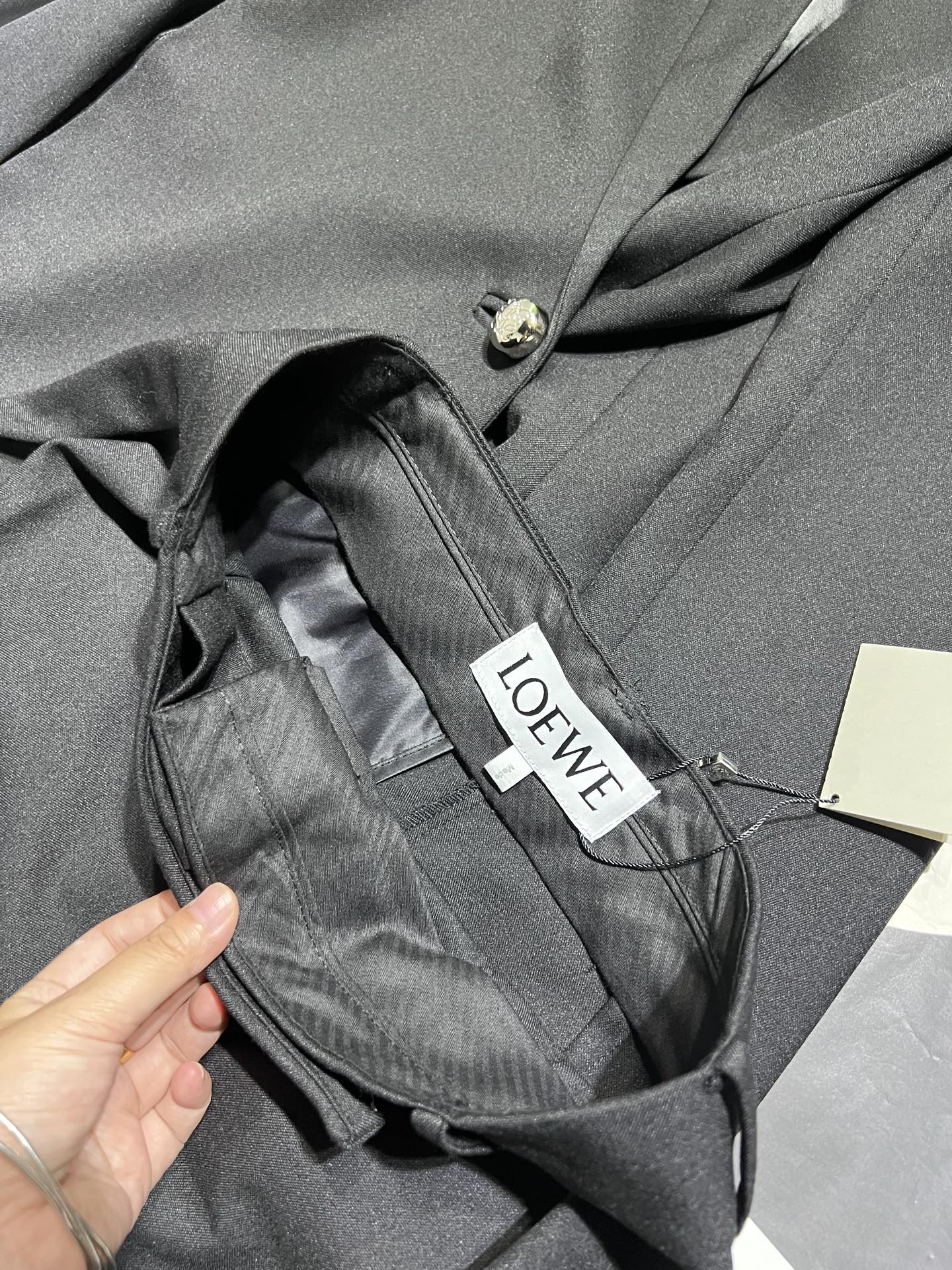 “High-End Fur and Wool Suit with Asymmetrical Pants for Women” - 图片 6