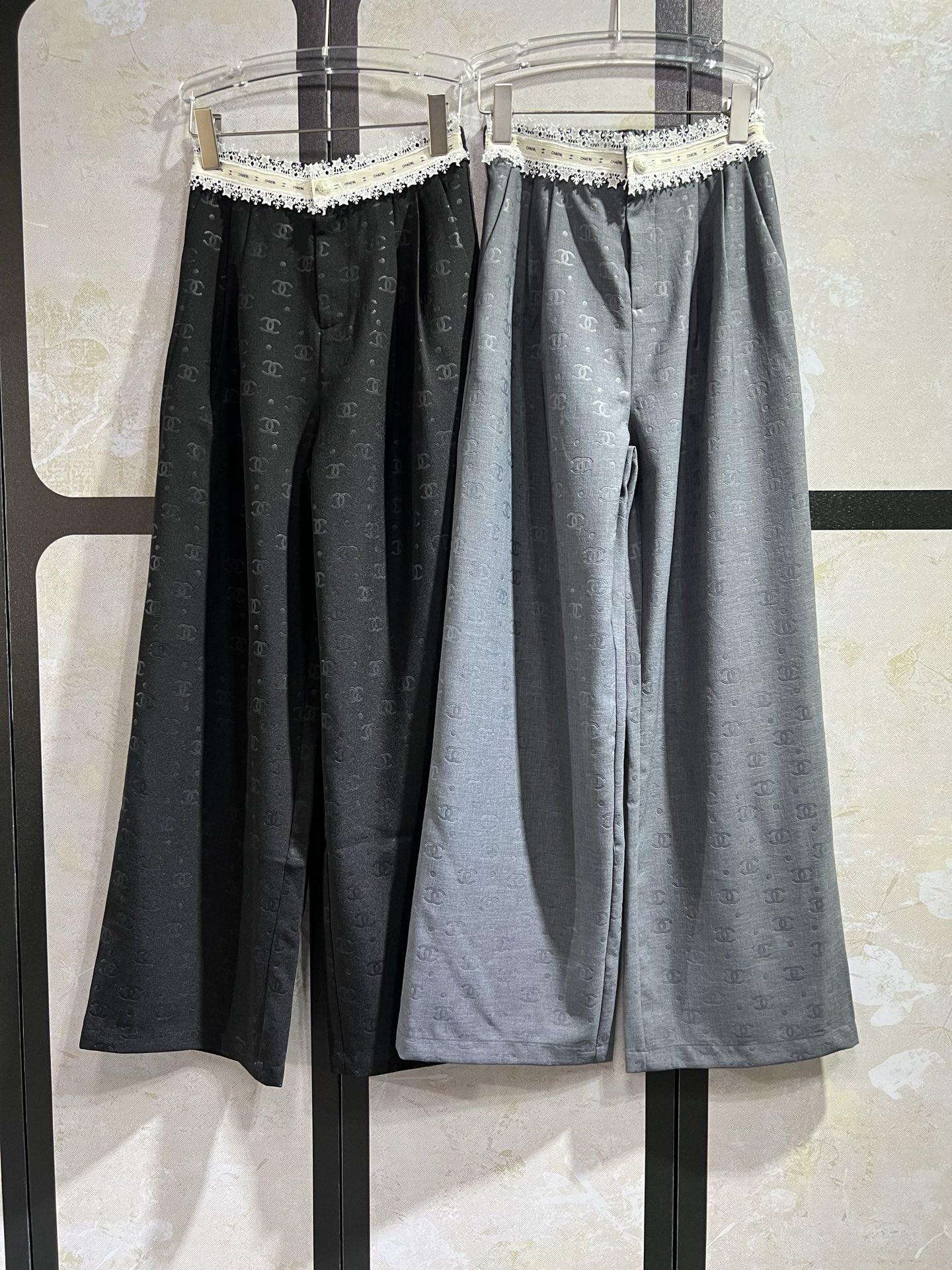 NO:755515,Che*Grandma’s customized fabric pants are shipped, cool and comfortable in summer, not picky in style, must-have wide-leg pants for small people, two-color SML, Chanel-clothing, chanel,19860909Che*奶奶家定制面料裤出货,夏季冰凉舒适,版型不挑人,小个子必备阔腿裤,两色SML,香奈儿-服装,chanel,,Women's clothing