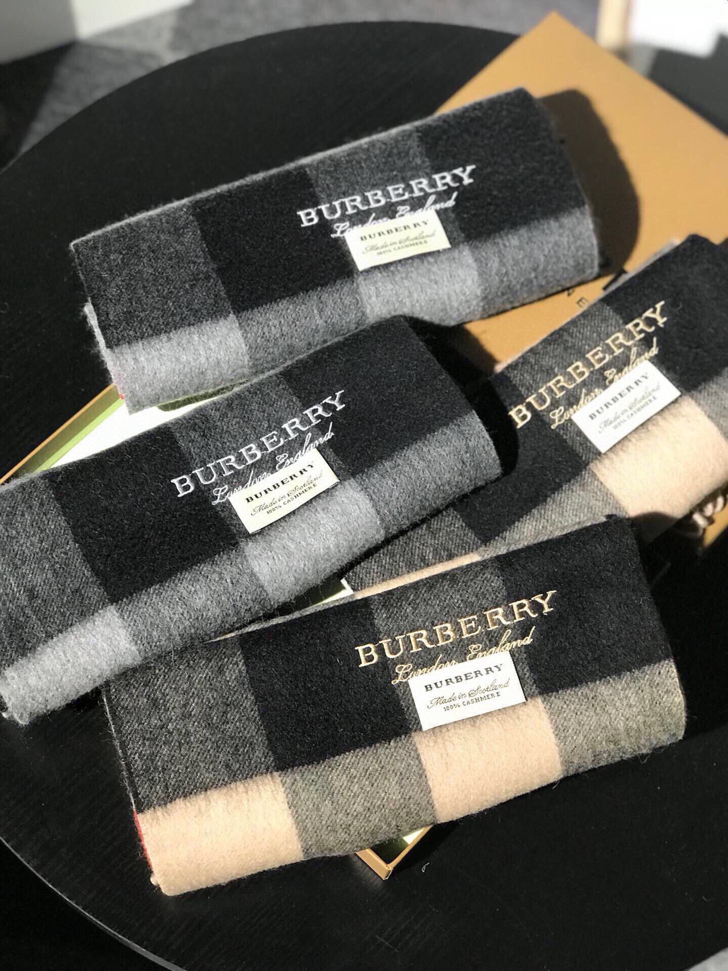 NO:169114,Burberry High-quality imported cashmere letter logo embroidered scarf, which was launched on the shelves. The latest men and women's couples in overseas counters. Cashmere scarfs. Domestic counters are not available on the shelves. From style to fabrics, it is very good. Classic logo patterns. A rare cashmere scarf for men and women's scarfs. Specifications 38*cm. Ingredients imported cashmere, high-version scarf, burberry19860909巴宝莉 高品质进口羊绒字母logo刺绣围巾 惊爆上架 海外专柜最新男士女士情侣 羊绒围巾 国内专柜都没上架 从款式到面料都很赞 经典的logo图案 难得少见的羊绒男女士围巾喜欢 规格38*cm 成份进口山羊绒,高版本围巾,burberry,scarf