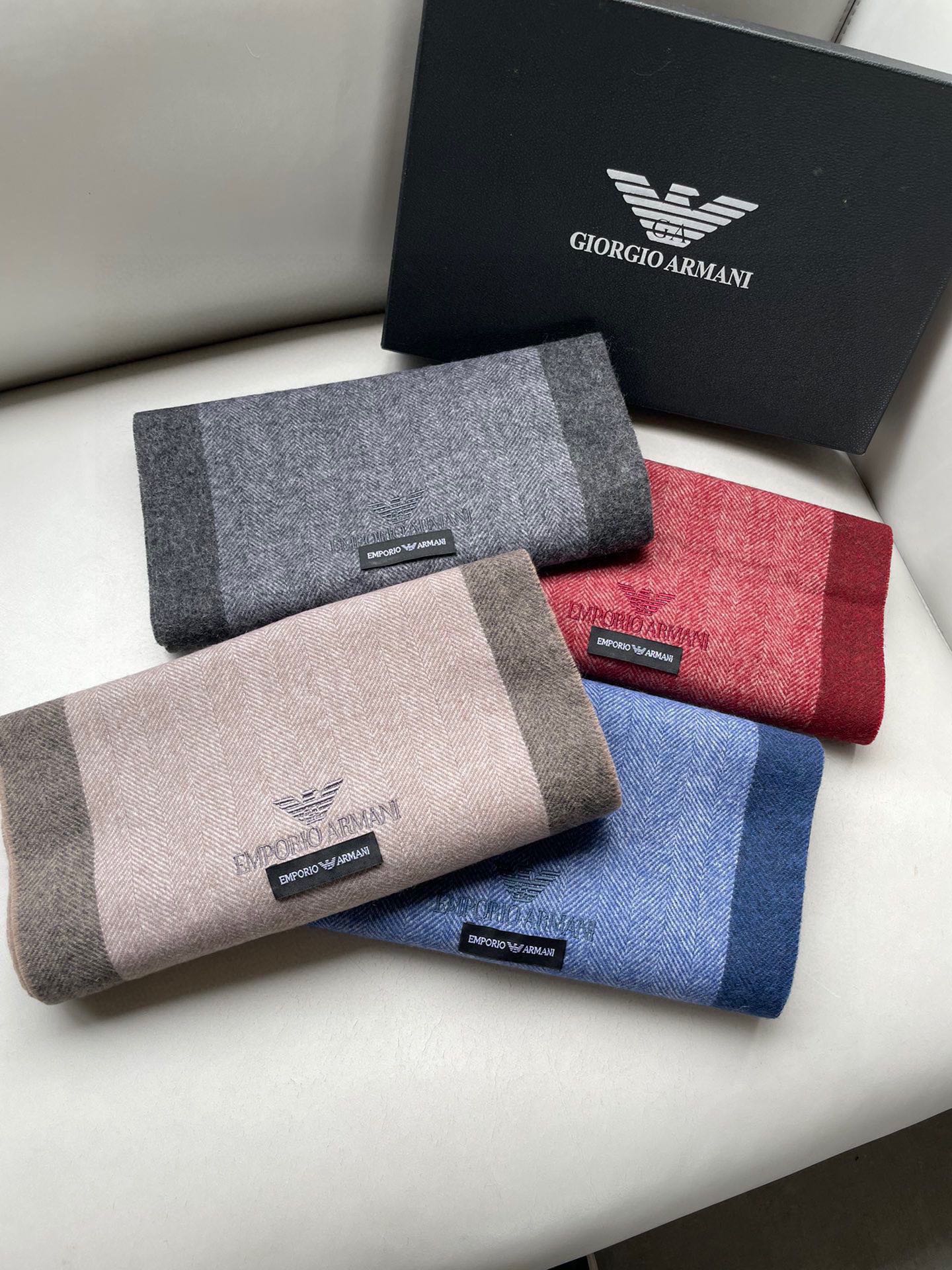 NO:170692,.Amani color-blocking cashmere scarf on overseas counters ~ shockingly, domestic counters have not been put on the shelves. They are very good from style to fabrics. Classic cashmere splicing patterns, rare cashmere scarfs for men and women. If you like it, start quickly (⊙o⊙) Specifications 30*180cm, high-version scarf, armani19860909.阿玛尼海外专柜拼色羊绒围巾～惊爆上架国内专柜都没上架,从款式到面料都很赞,经典的羊绒拼接图案,难得少见的羊绒男女士围巾,喜欢就速度下手(⊙o⊙)哦规格30*180cm,高版本围巾,armani,scarf