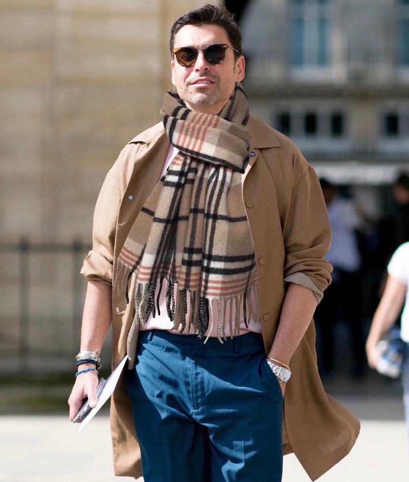 NO:171357,Burberry High-quality imported mixed velvet scarf is on the shelves. The latest men and women's couples in overseas counters. Cashmere scarfs are not on the shelves in domestic counters. All the best styles and fabrics are very good. Classic logo patterns. A rare rare cashmere scarf for men and women's scarfs. Just start quickly (⊙o⊙) Specifications 32*cm, high-version scarf, burberry19860909巴宝莉 高品质进口混绒围巾 惊爆上架 海外专柜最新男士女士情侣 羊绒围巾国内专柜都没上架 从款式到面料都很赞 经典的logo图案 难得少见的羊绒男女士围巾喜欢 就速度下手(⊙o⊙)哦 规格32*cm,高版本围巾,burberry,scarf