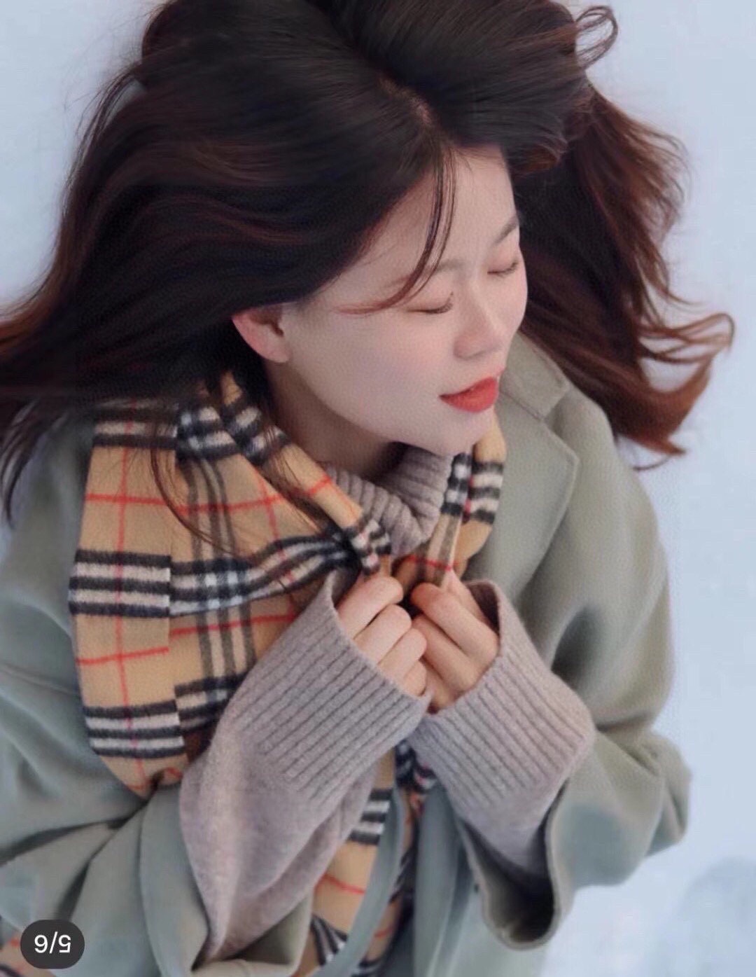 NO:180326,Burberry official website classic hit style. Top cashmere material is very warm, soft and skin-friendly, without tying the neck. Classic Burberry check design for men and women. Size 32*192cm neutral style. Men and women choose their own color they like. Everyone should have a high-version scarf, high-version scarf, burberry19860909巴宝莉官网经典爆款 顶级山羊绒材质非常保暖 柔软亲肤,不扎脖经典巴宝莉格纹设计男女通用情侣款尺寸32*192cm中性款男女各自选择自己中意的颜色人人都应该拥有一条高版本围巾,高版本围巾,burberry,scarf