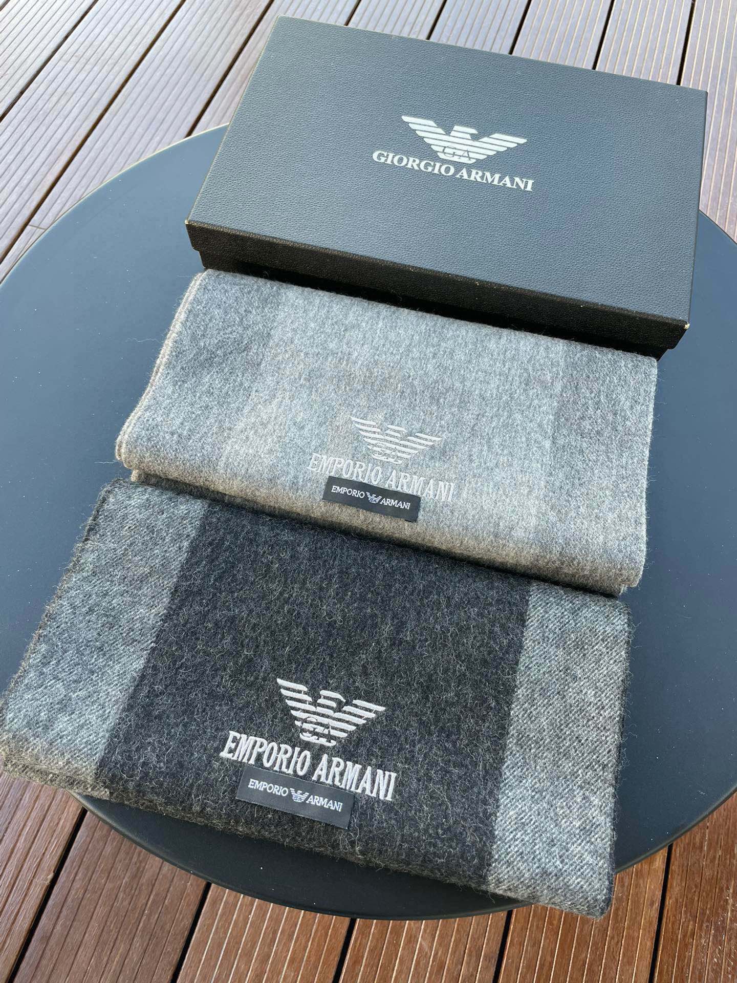 NO:187539,.Amani overseas counter striped color-blocking latest men's lamb-wool scarf~Shockingly, domestic counters have not been put on the shelves. From style to fabrics, classic striped patterns, rare cashmere scarfs for men and women. If you like it, start quickly (⊙o⊙) Specifications 30*cm high-version scarf, high-version scarf, armani19860909.阿玛尼海外专柜条纹拼色最新男士羊羔毛围巾～惊爆上架国内专柜都没上架,从款式到面料都很赞,经典的条纹图案,难得少见的羊绒男女士围巾,喜欢就速度下手(⊙o⊙)哦规格30*cm高版本围巾,高版本围巾,armani,scarf