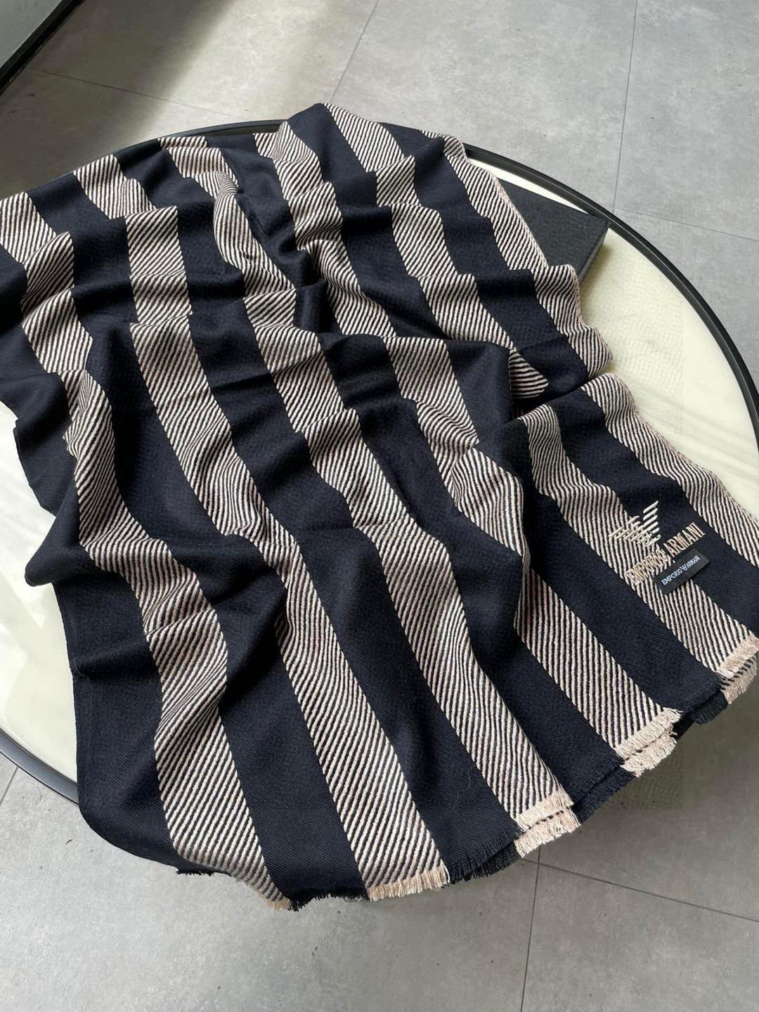 Men’s Wool Scarf: Classic, Attractive, and Perfect for Stylish Men - 图片 4