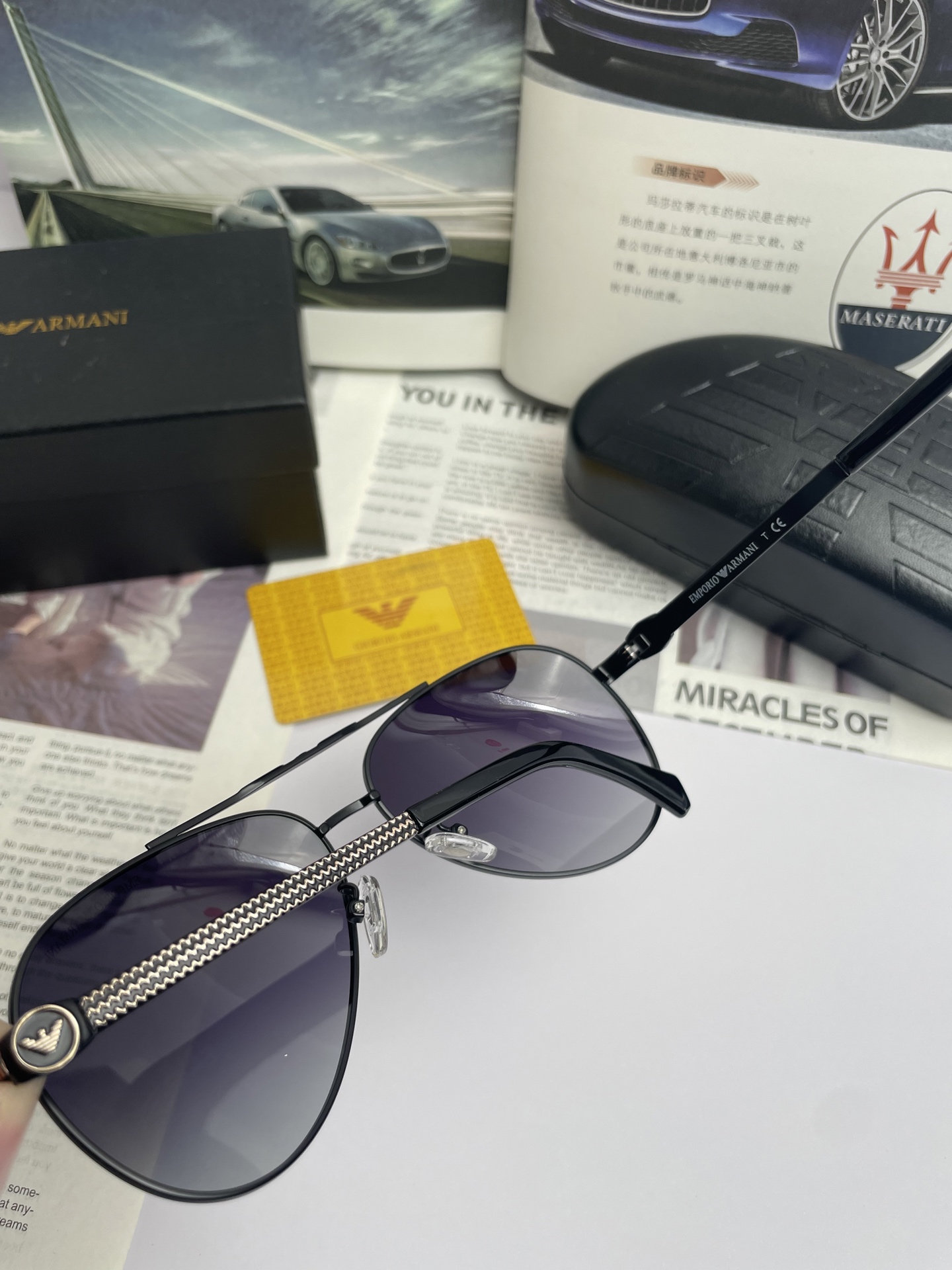 Amani ARMANI: Handmade Male Luminous Sunglasses for Travel (20 words) - 图片 9