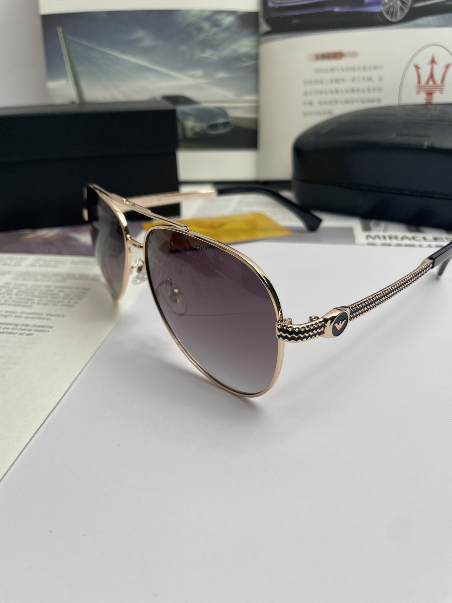 Amani ARMANI: Handmade Male Luminous Sunglasses for Travel (20 words) - 图片 6