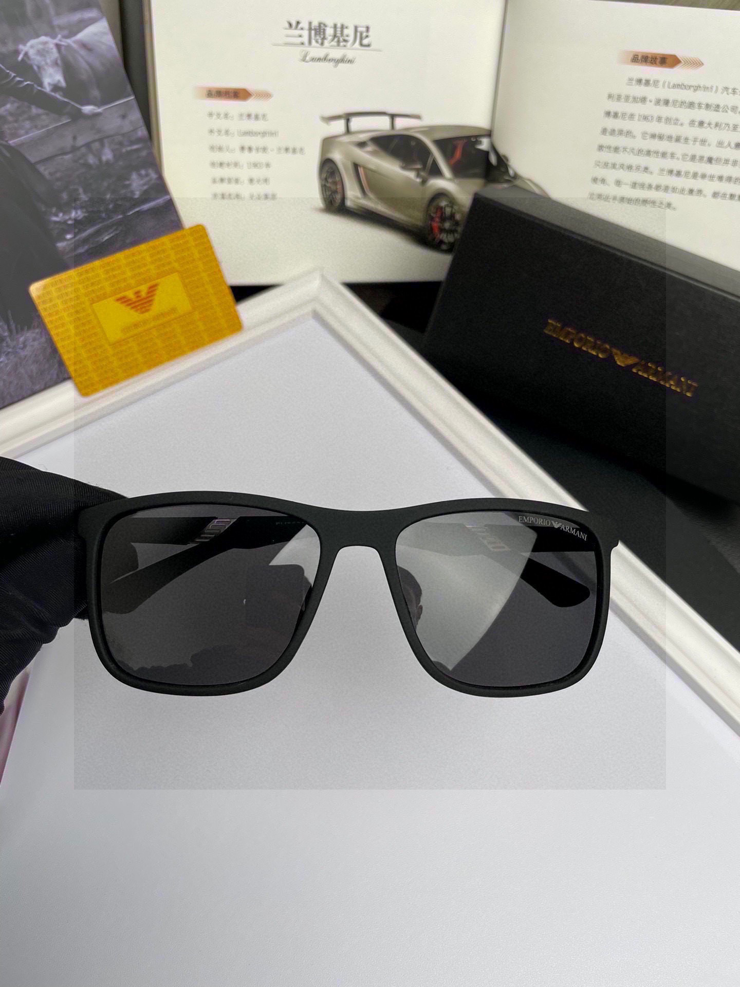 Amani ARMANI Sunglasses: Handmade High-End Design for Travel (No. 8111) - 图片 4