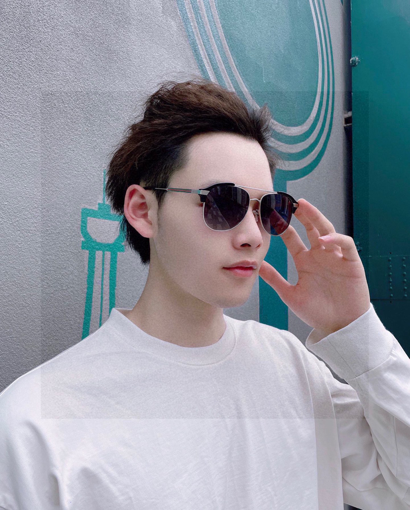 NO:248881,.New Gucci original single men's polarized sunglasses; metal alloy frames, metal sheet temples. You can see the details that the master's handmade design is exquisite, high-end and atmospheric, suitable for men and women's travel. Number 8170 Glasses sunglasses, glasses, gucci19860909.新款古奇Gucci 原单男士偏光太阳镜；金属合金镜框,金属板材镜腿.看细节就知道大师手工制作设计,做工精致,高端大气,适合男女旅游出行.编号8170眼镜墨镜太阳镜,眼镜,gucci,glasses