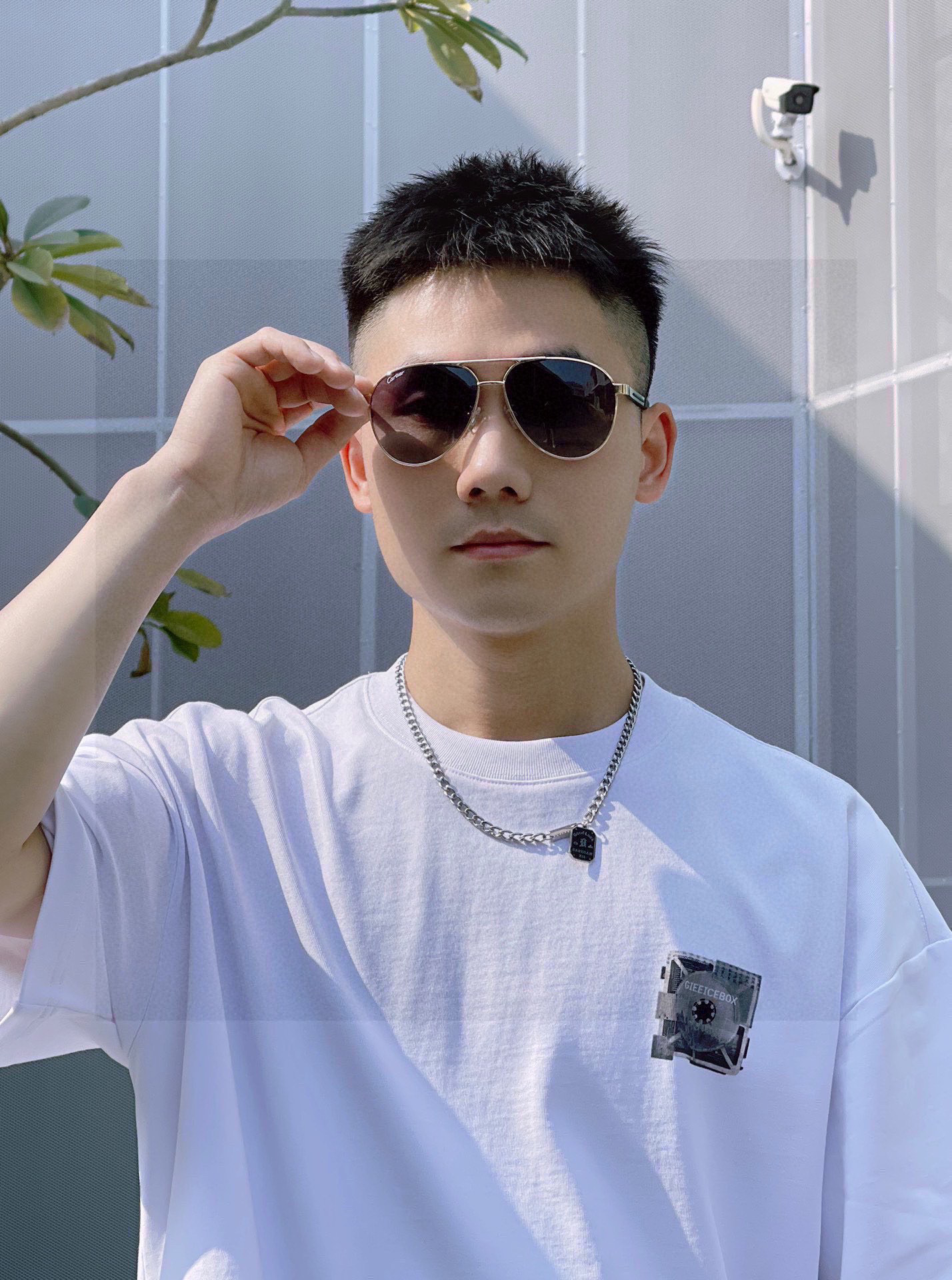 NO:346931,.The new brand Cartier Cartier original single quality men and women same polarized sunglasses, high-definition nylon lenses, metal alloy logo temples. You can see the details that the master's handmade design is exquisite, high-end and atmospheric, suitable for men and women traveling. Number 8168 glasses sunglasses, glasses, cartier, cartier19860909.新款品牌卡地亚Cartier原单品质男士女士同款偏光太阳镜 材质高清尼龙镜片、金属合金logo镜腿.看细节就知道大师手工制作设计,做工精致,高端大气,适合男女旅游出行.编号8168眼镜墨镜太阳镜,眼镜,cartier,cartier,glasses