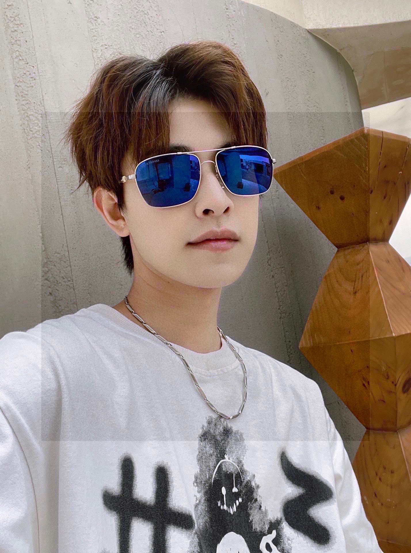 NO:347008,.New brand Croxin original single-quality men's polarized sunglasses, high-definition Polaroid polarized lenses, metal alloy logo temples. You can see the details that the master's handmade design is exquisite, high-end and atmospheric, suitable for travel. Number 8183 glasses sunglasses, glasses, chrome hearts19860909.新款品牌克罗心原单品质男士偏光太阳镜 材质高清宝丽来偏光镜片、金属合金logo镜腿.看细节就知道大师手工制作设计,做工精致,高端大气,适合旅游出行.编号8183眼镜墨镜太阳镜,眼镜,chrome hearts,glasses