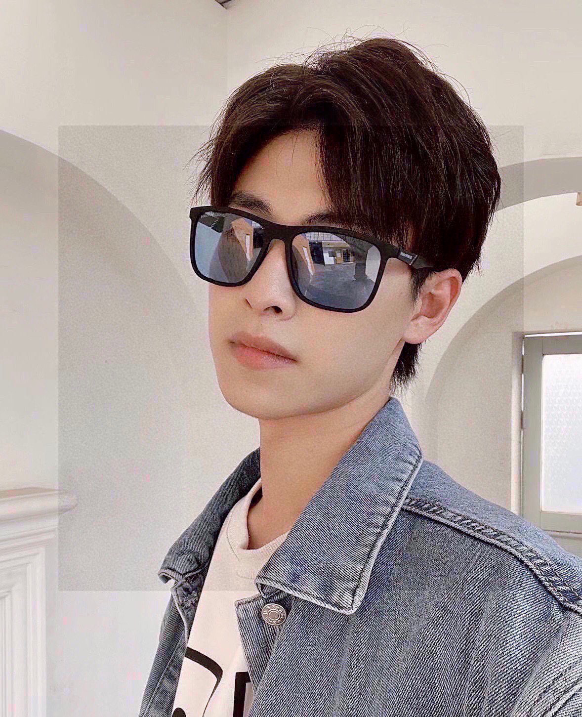 NO:358284,.New brand Armani ARMANI Original single-quality men's polarized sunglasses, high-definition Polaroid polarized lenses, plate printed logo temples. You can see the details that the master's handmade design is exquisite, high-end and atmospheric, suitable for travel. Number 8111 glasses sunglasses, sunglasses, glasses, armani, armani19860909.新款品牌阿玛尼ARMANI 原单品质男士偏光太阳镜 材质高清宝丽来偏光镜片、板材印字logo镜腿.看细节就知道大师手工制作设计,做工精致,高端大气,适合旅游出行.编号8111眼镜墨镜太阳镜,眼镜,armani,armani,glasses