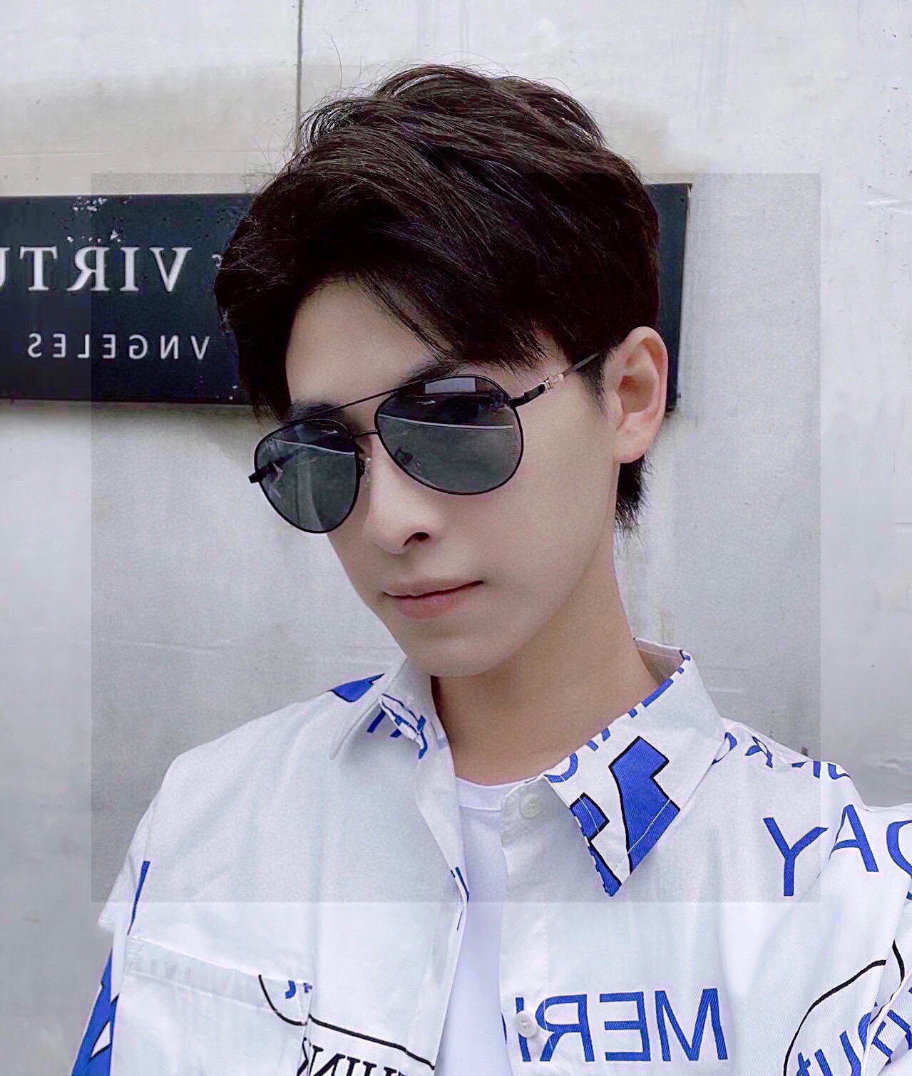 NO:358324,.Croxin original single-quality men's polarized sunglasses, high-definition Polaroid polarized lenses, metal alloy logo temples. You can see the details that the master's handmade design is exquisite, high-end and atmospheric, suitable for travel. Number 8107 glasses sunglasses, glasses, chrome hearts19860909.克罗心原单品质男士偏光太阳镜 材质高清宝丽来偏光镜片、金属合金logo镜腿.看细节就知道大师手工制作设计,做工精致,高端大气,适合旅游出行.编号8107眼镜墨镜太阳镜,眼镜,chrome hearts,glasses