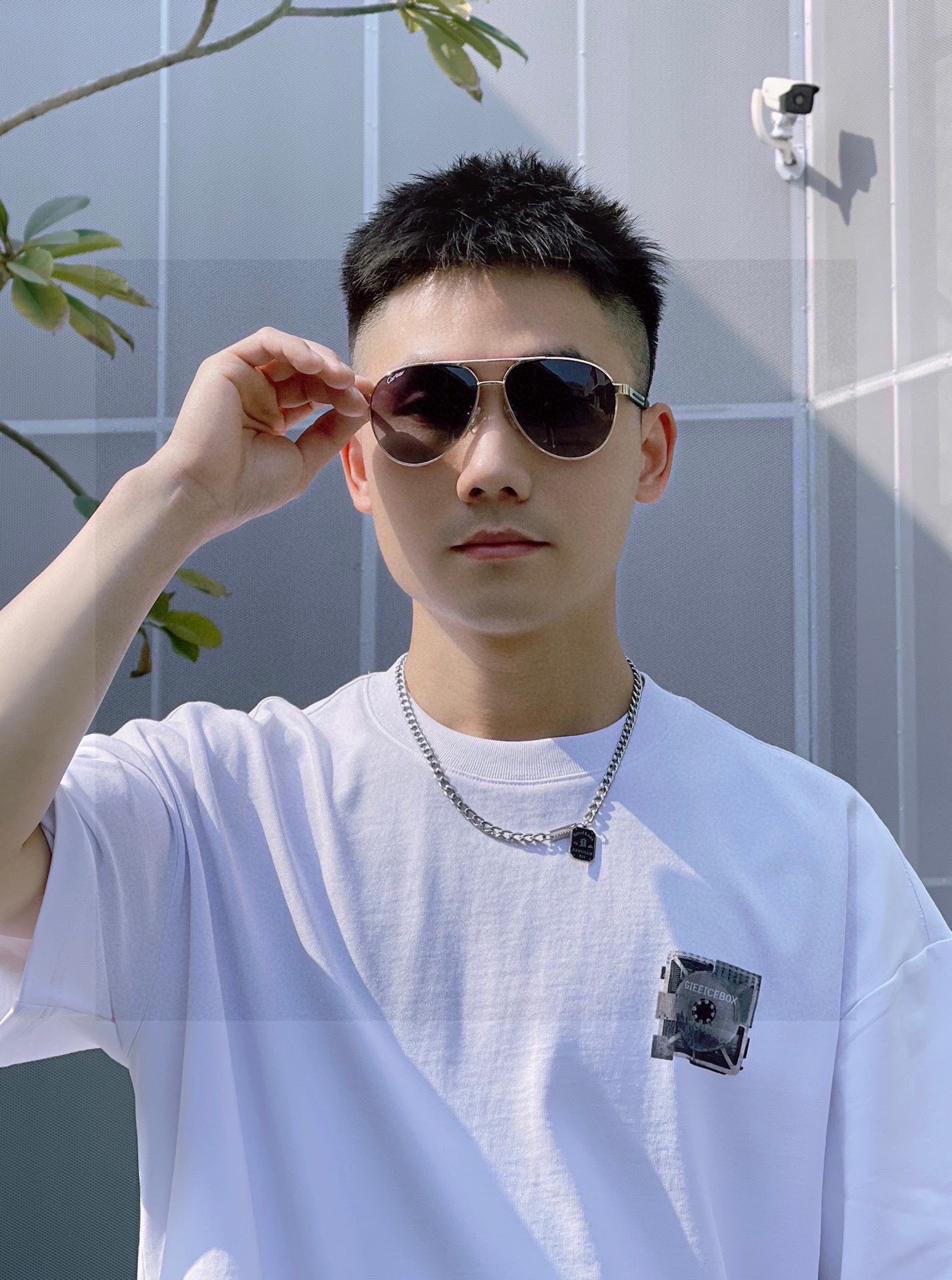 NO:358359,.The new brand Cartier Cartier original single quality men and women same polarized sunglasses, high-definition nylon lenses, metal alloy logo temples. You can see the details that the master's handmade design is exquisite, high-end and atmospheric, suitable for men and women traveling. Number 8168 glasses sunglasses, glasses, cartier, cartier19860909.新款品牌卡地亚Cartier原单品质男士女士同款偏光太阳镜 材质高清尼龙镜片、金属合金logo镜腿.看细节就知道大师手工制作设计,做工精致,高端大气,适合男女旅游出行.编号8168眼镜墨镜太阳镜,眼镜,cartier,cartier,glasses