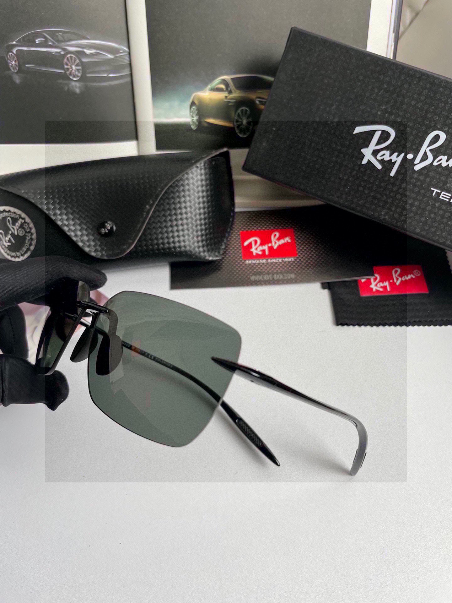 。新款💥品牌：雷朋Ray.Ban高品质男士偏光太阳镜🕶️ 超轻无框💕质感超赞，男士开车必备品。编号：98