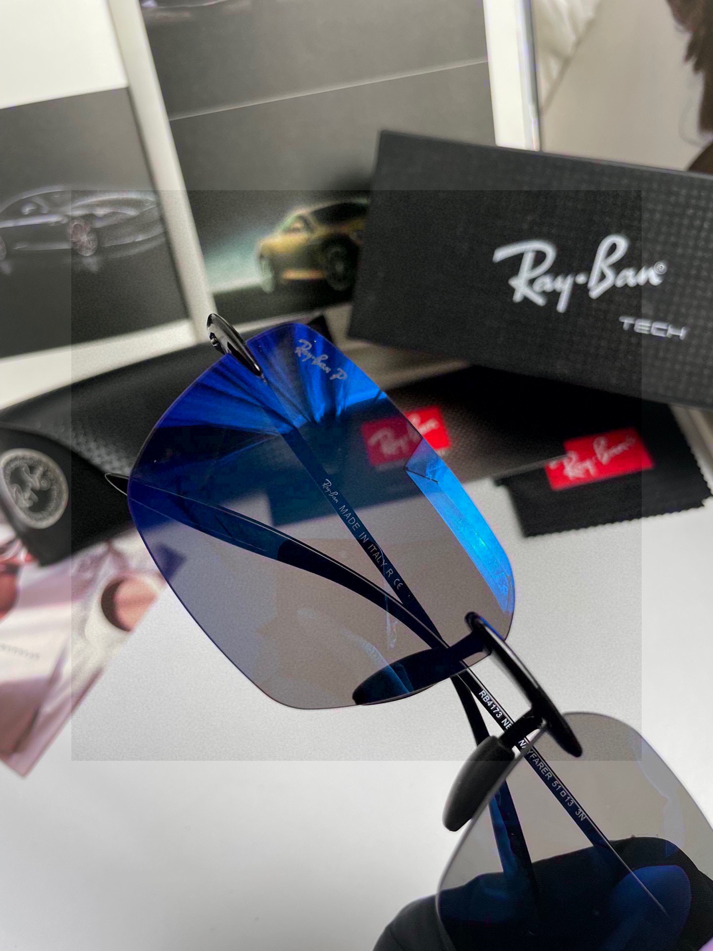。新款💥品牌：雷朋Ray.Ban高品质男士偏光太阳镜🕶️ 超轻无框💕质感超赞，男士开车必备品。编号：98