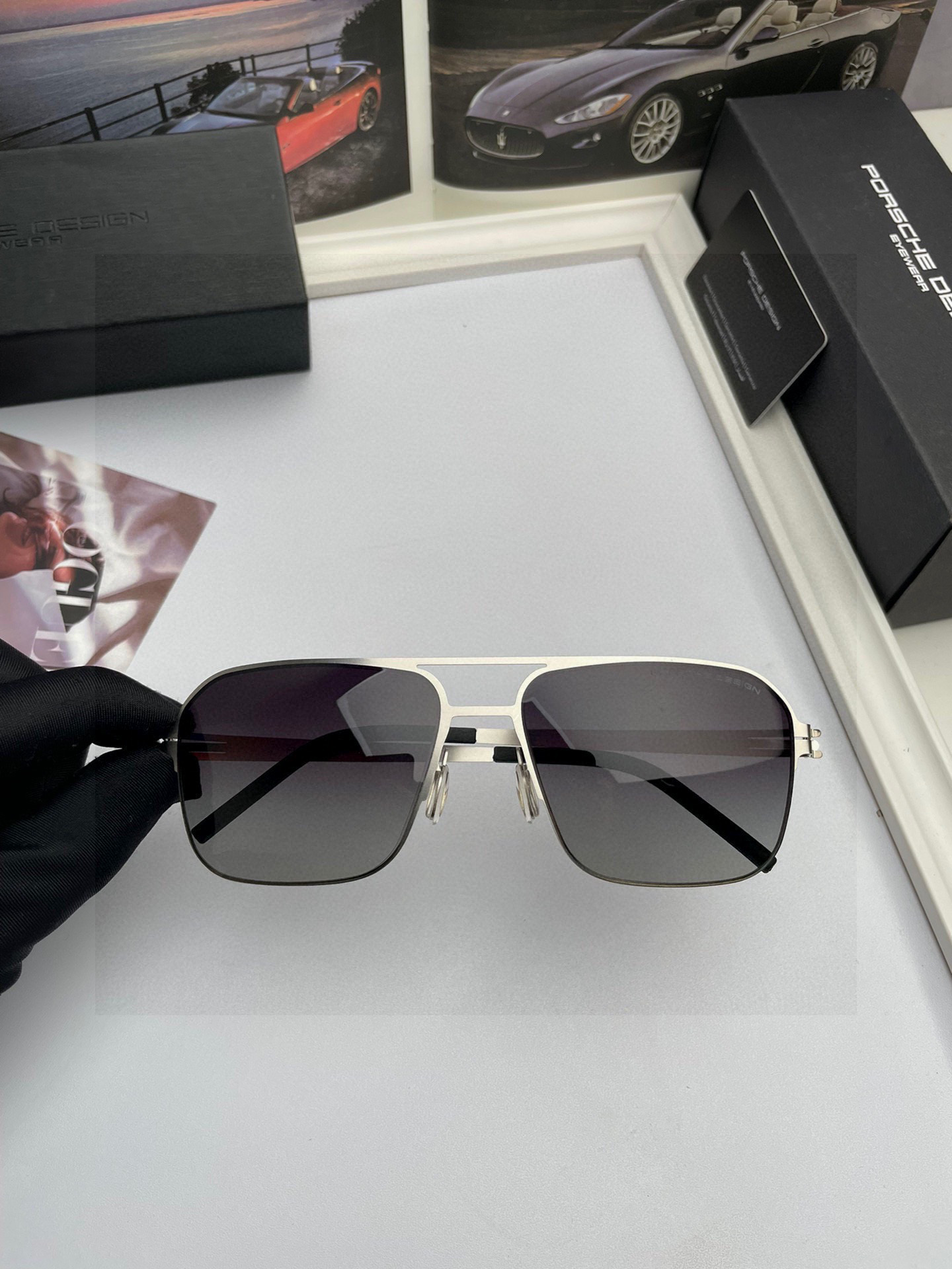 。牛货💥品牌：保时捷高品质男士女士钢皮原单太阳镜🕶️ 材质：高清尼龙镜片、💦超轻超有弹性镜腿.戴上超轻，