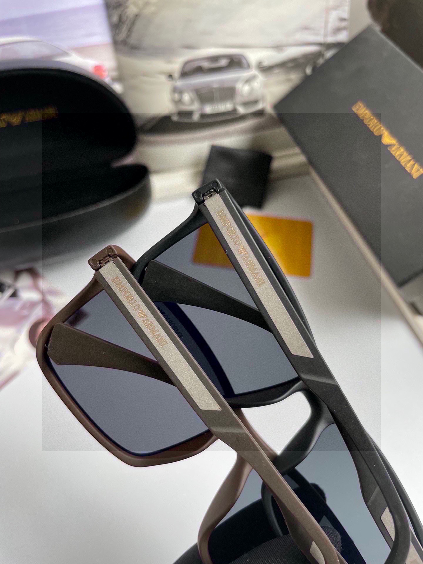 。新款💥品牌：阿玛尼ARMANI ：原单品质男士女士偏光太阳镜🕶️ 材质：高清宝丽来偏光镜片、板材印字l