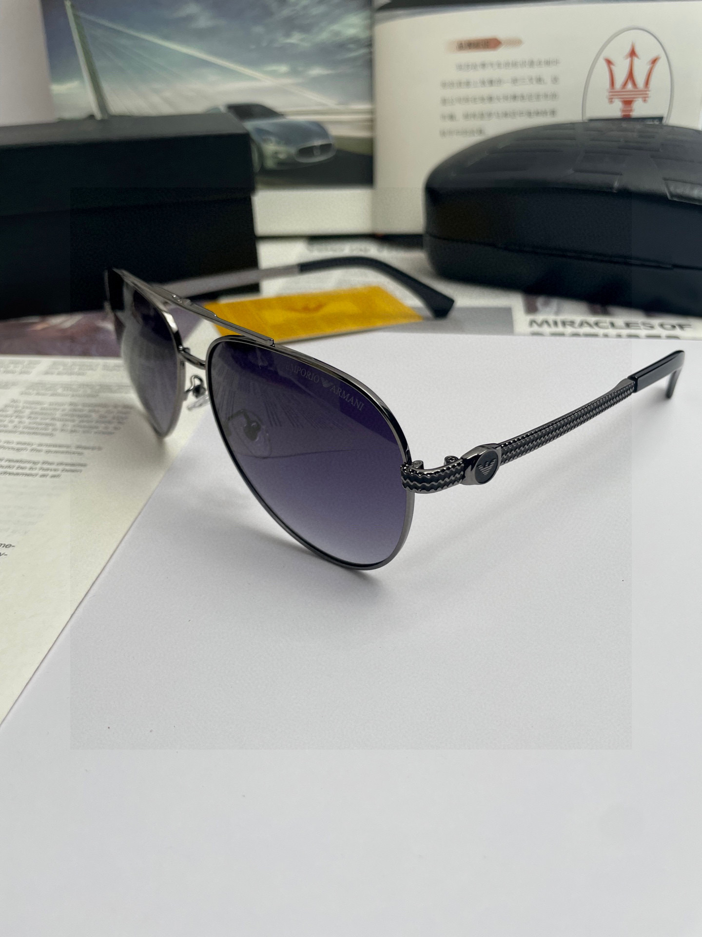。新款阿玛尼ARMANI ：原单品质男士女士偏光太阳镜🕶️ 材质：高清宝丽来偏光镜片、板材印字logo镜