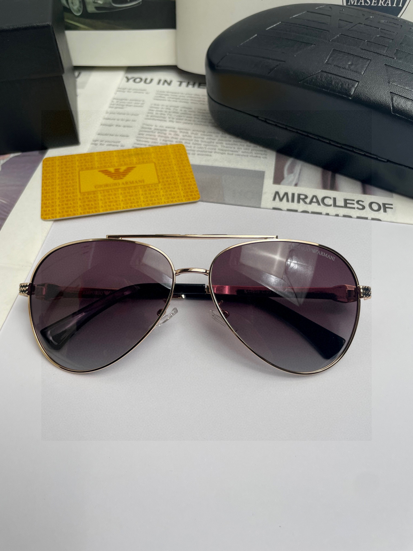 。新款阿玛尼ARMANI ：原单品质男士女士偏光太阳镜🕶️ 材质：高清宝丽来偏光镜片、板材印字logo镜