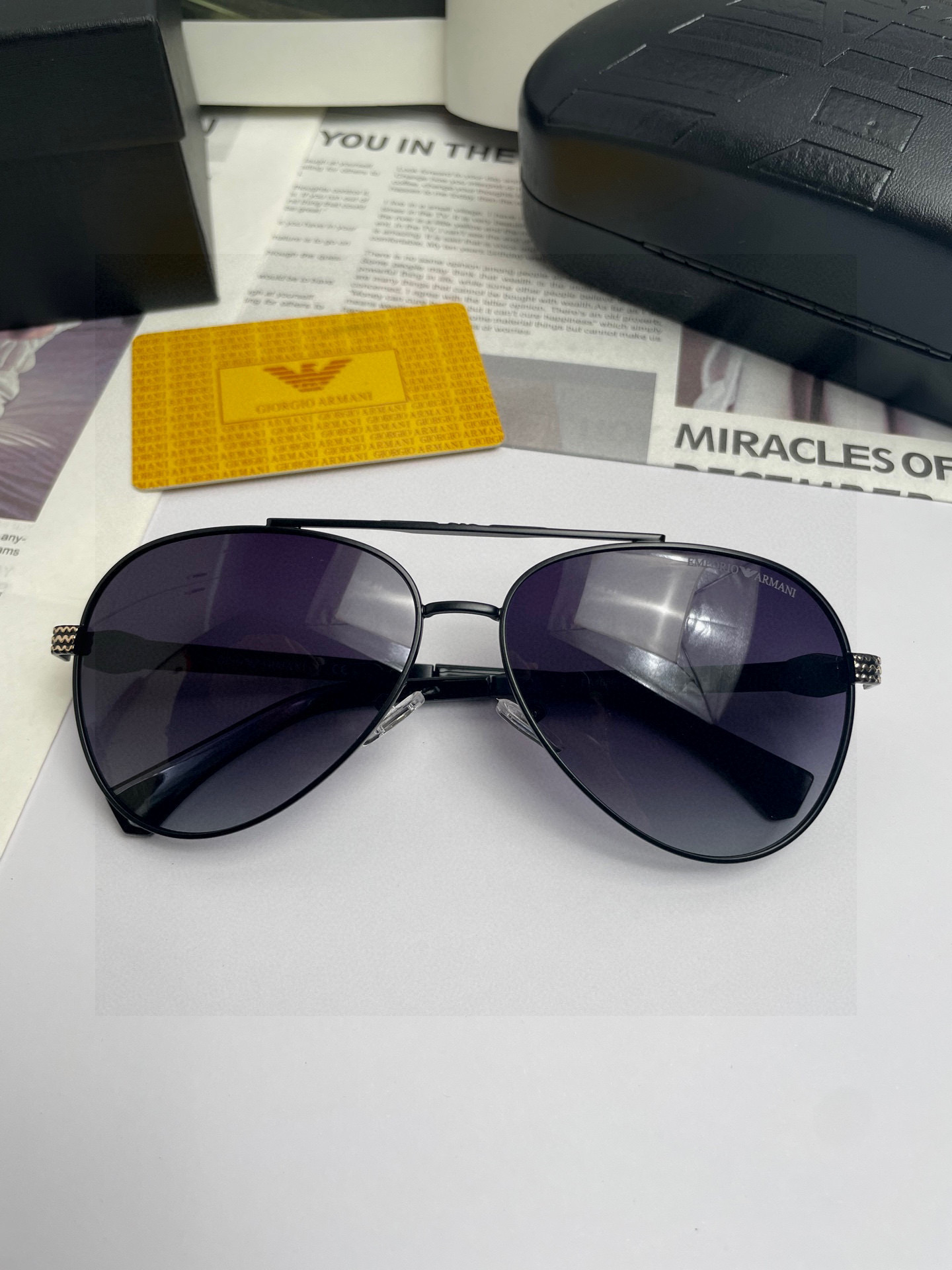 。新款阿玛尼ARMANI ：原单品质男士女士偏光太阳镜🕶️ 材质：高清宝丽来偏光镜片、板材印字logo镜