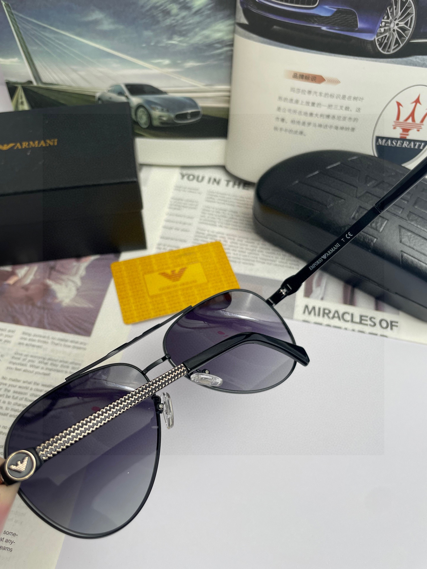 。新款阿玛尼ARMANI ：原单品质男士女士偏光太阳镜🕶️ 材质：高清宝丽来偏光镜片、板材印字logo镜