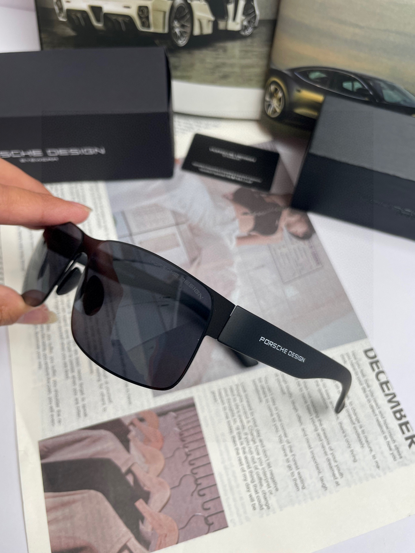 。新款牛货❗️保时捷高品质男士偏光太阳镜🕶️ 材质：高清尼龙镜片、💦超轻钢皮弹性镜腿.戴上超轻，不压鼻，