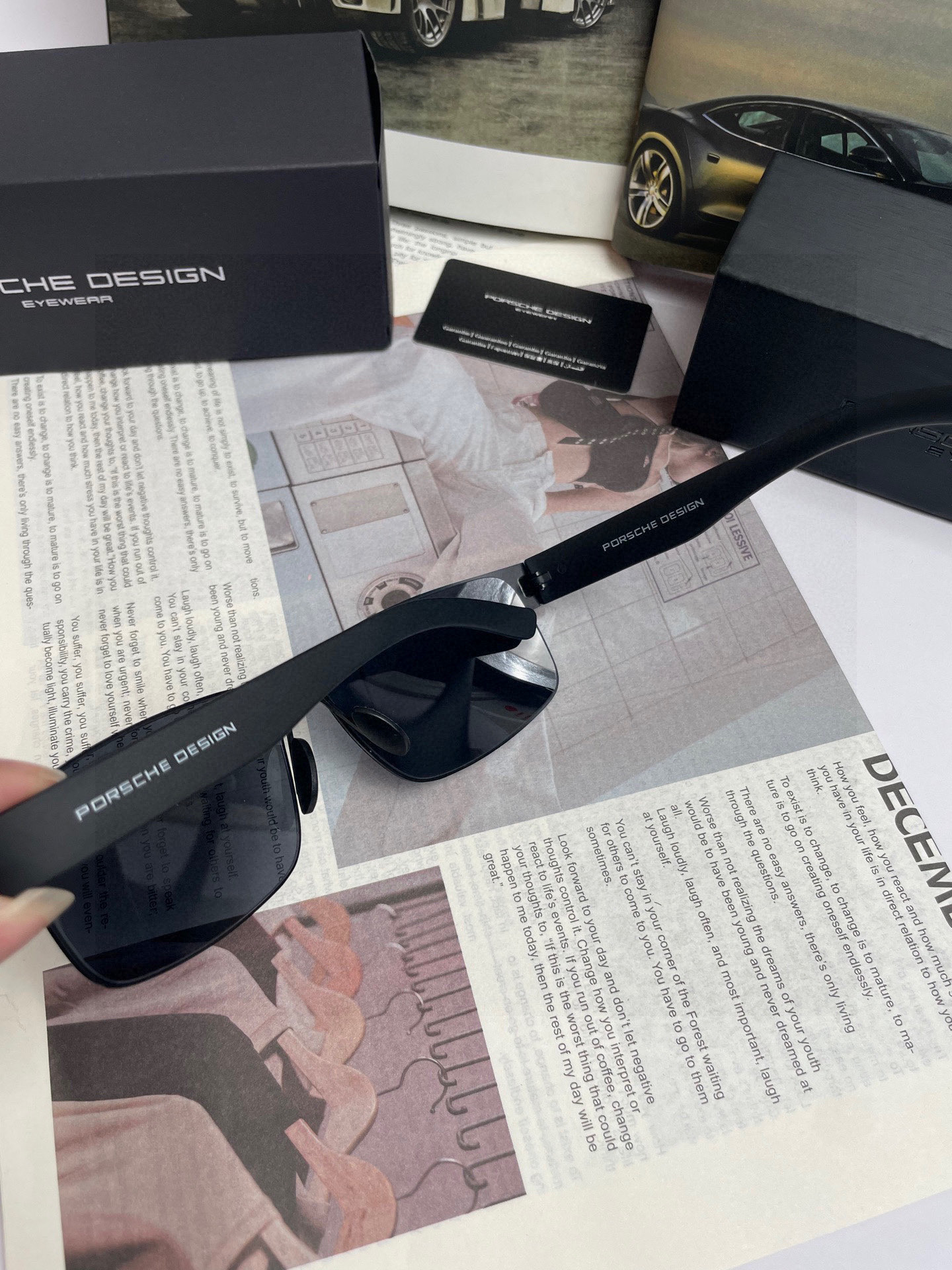 。新款牛货❗️保时捷高品质男士偏光太阳镜🕶️ 材质：高清尼龙镜片、💦超轻钢皮弹性镜腿.戴上超轻，不压鼻，