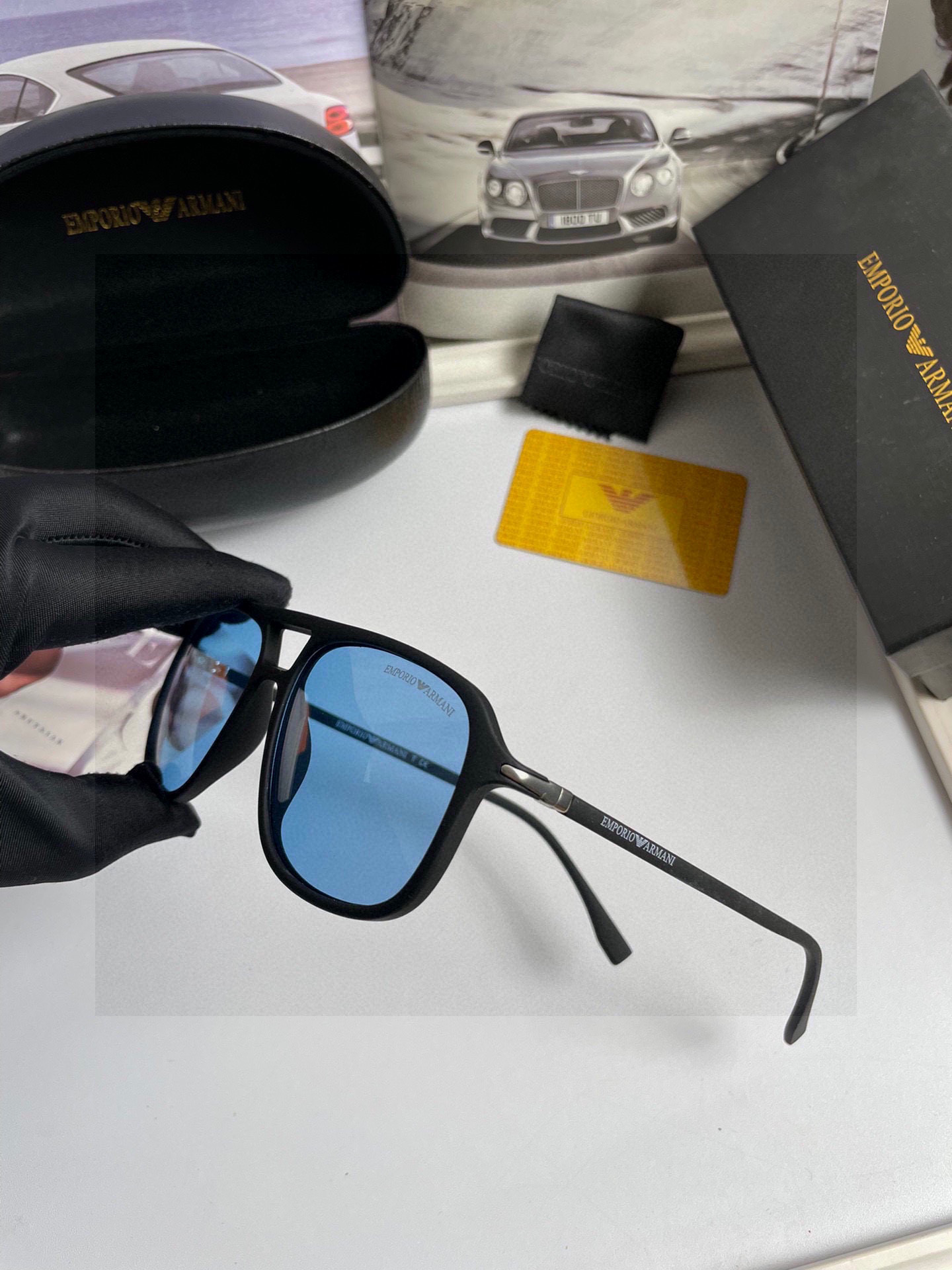 。新款💥品牌：阿玛尼ARMANI ：原单品质男士女士偏光太阳镜🕶️ 材质：高清宝丽来偏光镜片、板材印字l