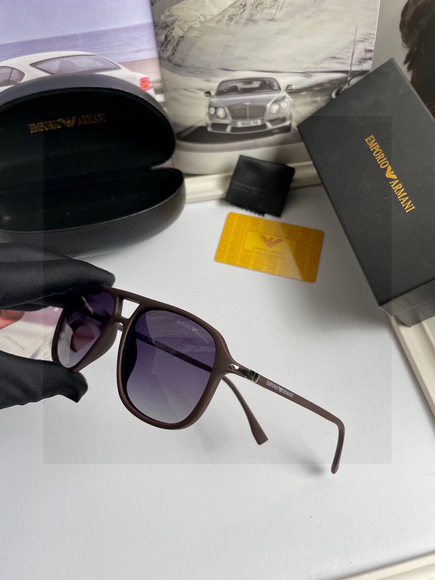 。新款💥品牌：阿玛尼ARMANI ：原单品质男士女士偏光太阳镜🕶️ 材质：高清宝丽来偏光镜片、板材印字l