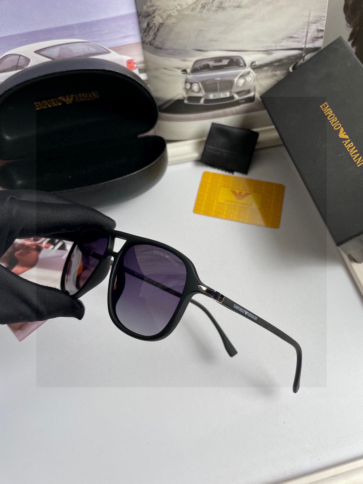 。新款💥品牌：阿玛尼ARMANI ：原单品质男士女士偏光太阳镜🕶️ 材质：高清宝丽来偏光镜片、板材印字l