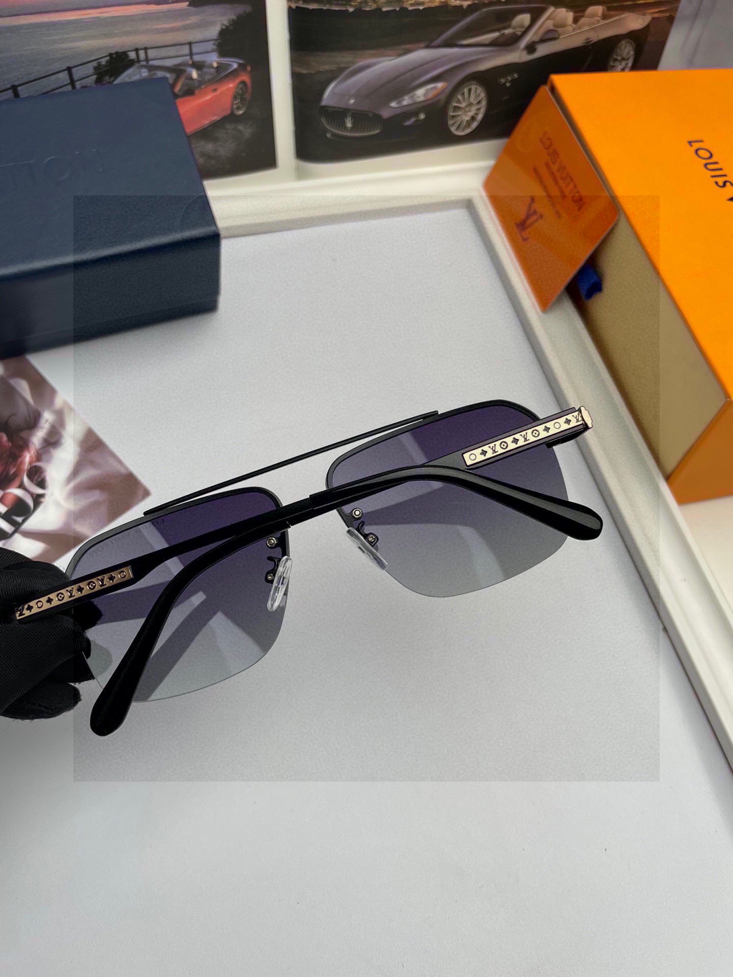。新款💥品牌：路易威登LV 原单品质男女同款偏光太阳镜🕶️ 材质：高清宝丽来偏光镜片、进口合金印字log