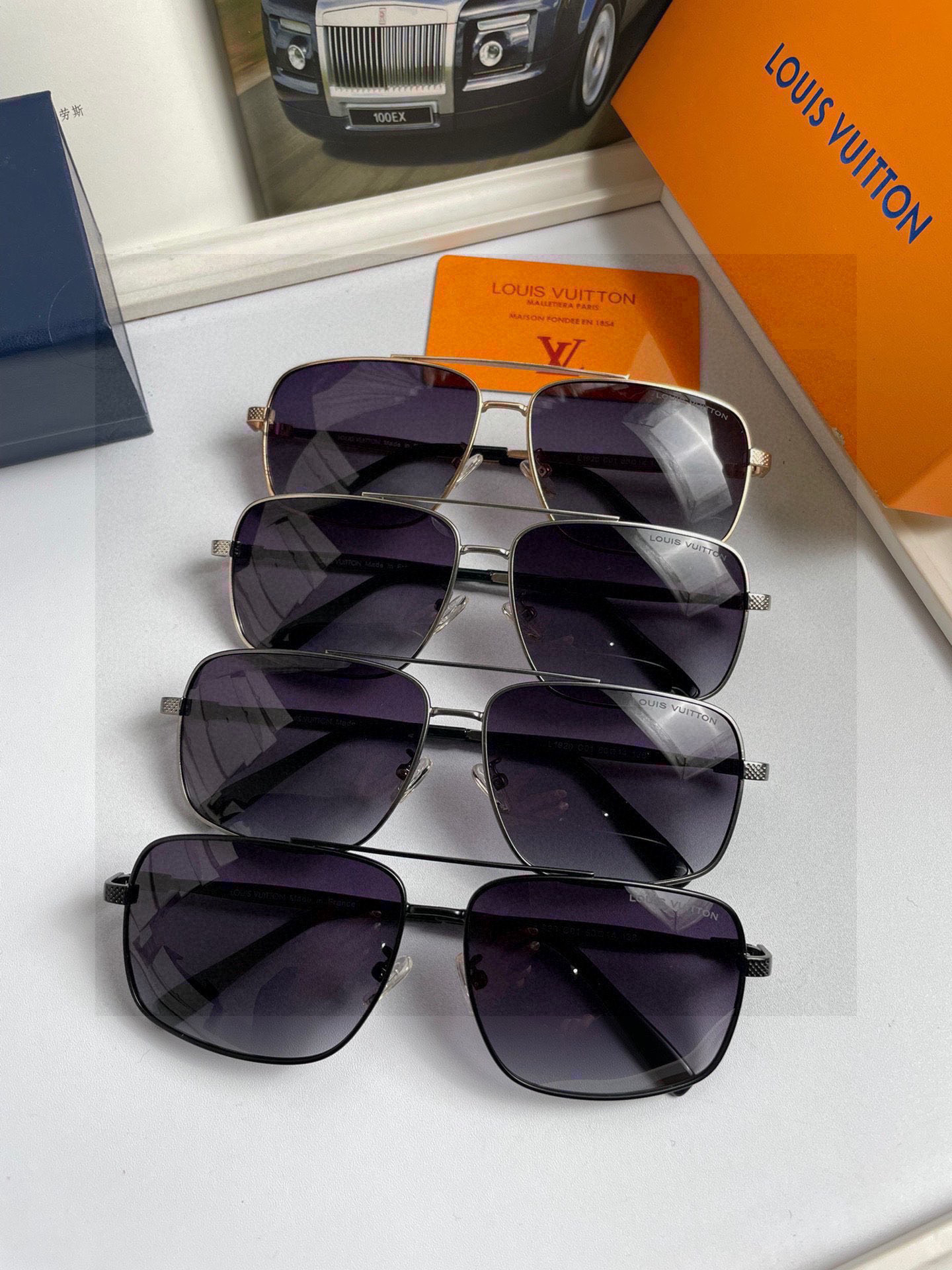。新款💥品牌：路易威登LV ：高品质男士偏光太阳镜🕶️ 💦不锈钢合金镜框，💕质感超赞，男士开车必备品。编