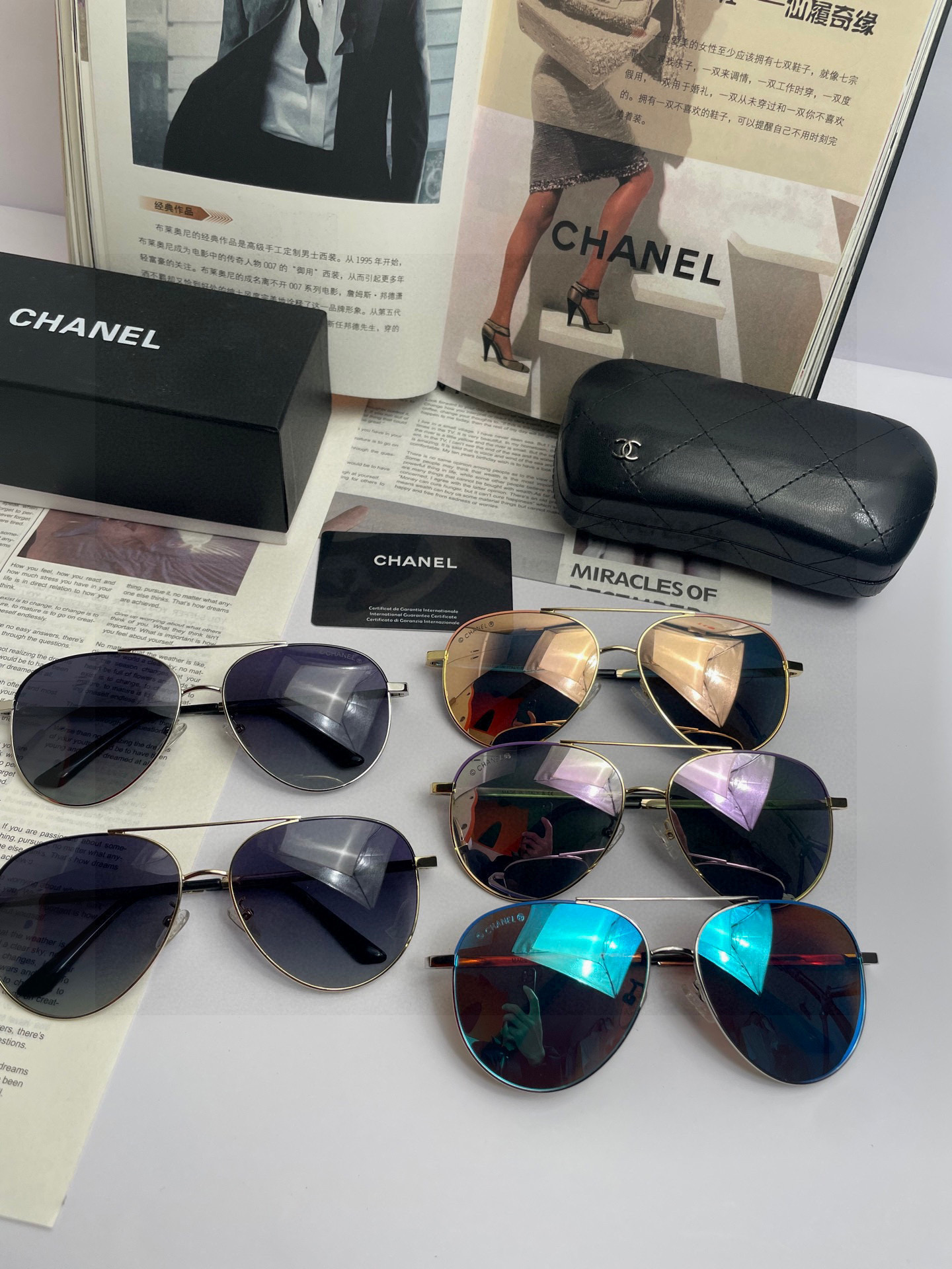  香奈儿Chanel新款到🆕🆕高级电镀金属框制作强强复古潮流风！炫丽彩膜实物美极了强拼接设计！奢华高端款