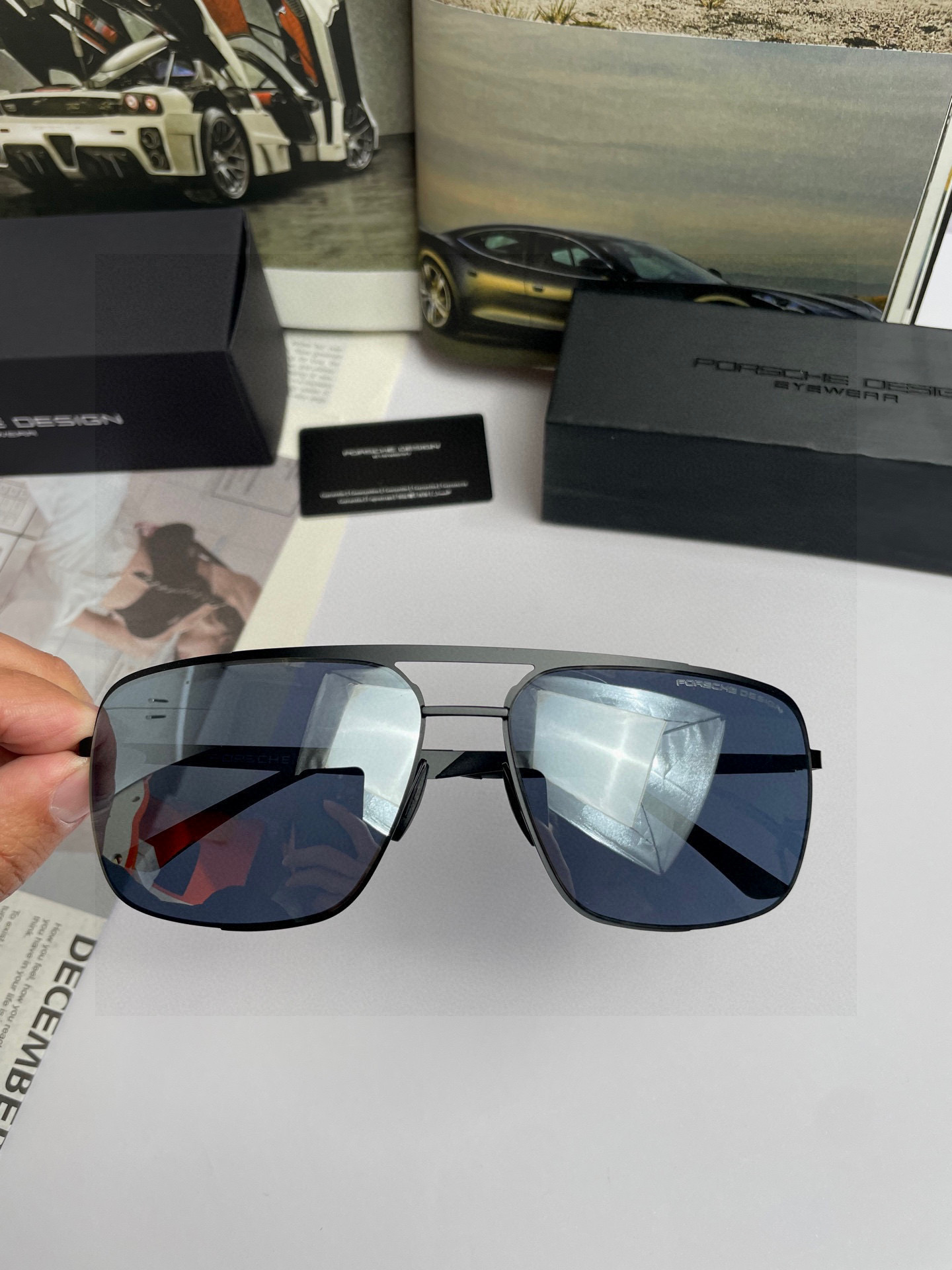 。新款牛货💥品牌：保时捷高品质男士女士原单方框太阳镜🕶️ 材质：高清尼龙镜片、💦超轻超有弹性镜腿.戴上超