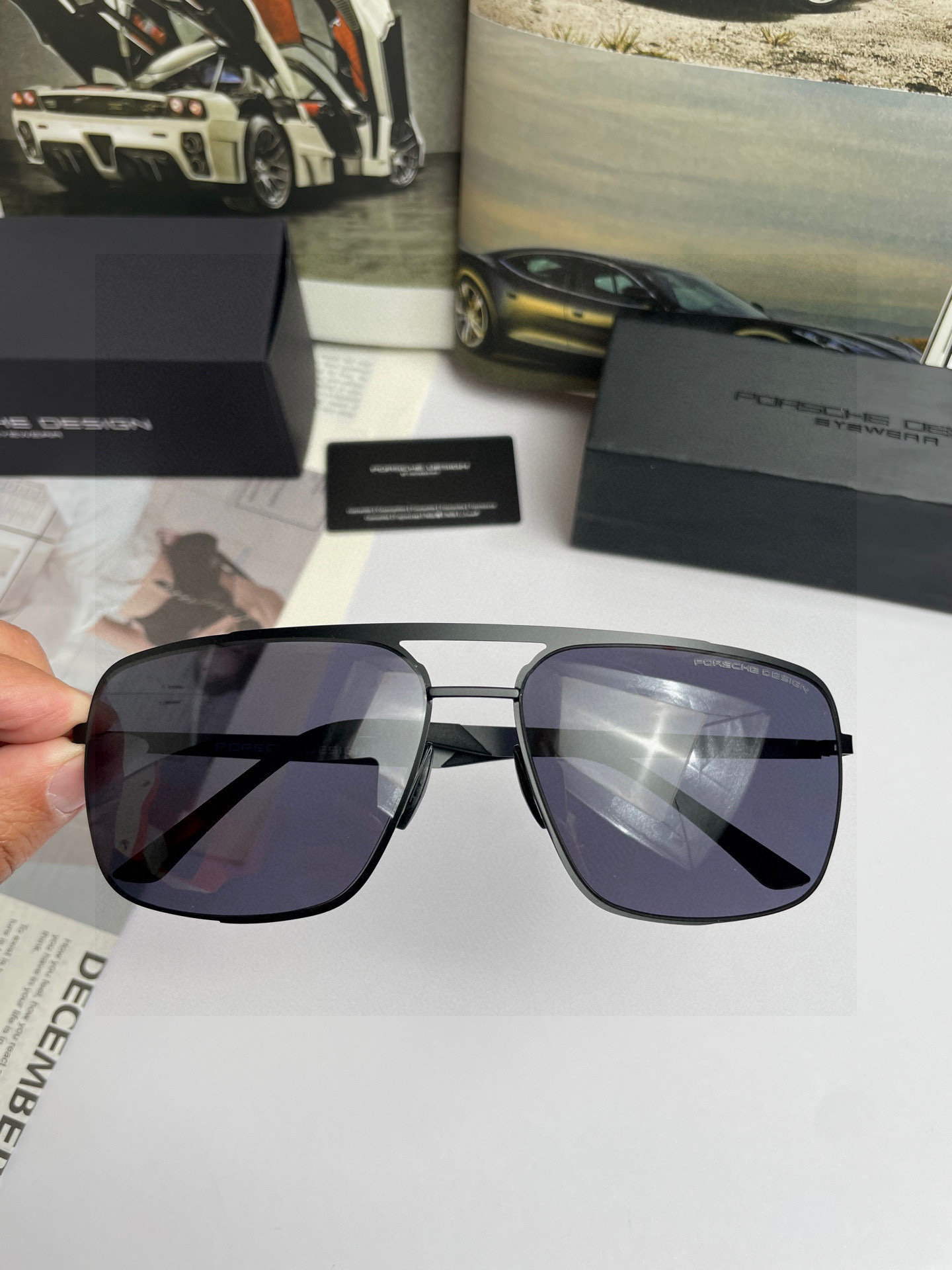 。新款牛货💥品牌：保时捷高品质男士女士原单方框太阳镜🕶️ 材质：高清尼龙镜片、💦超轻超有弹性镜腿.戴上超