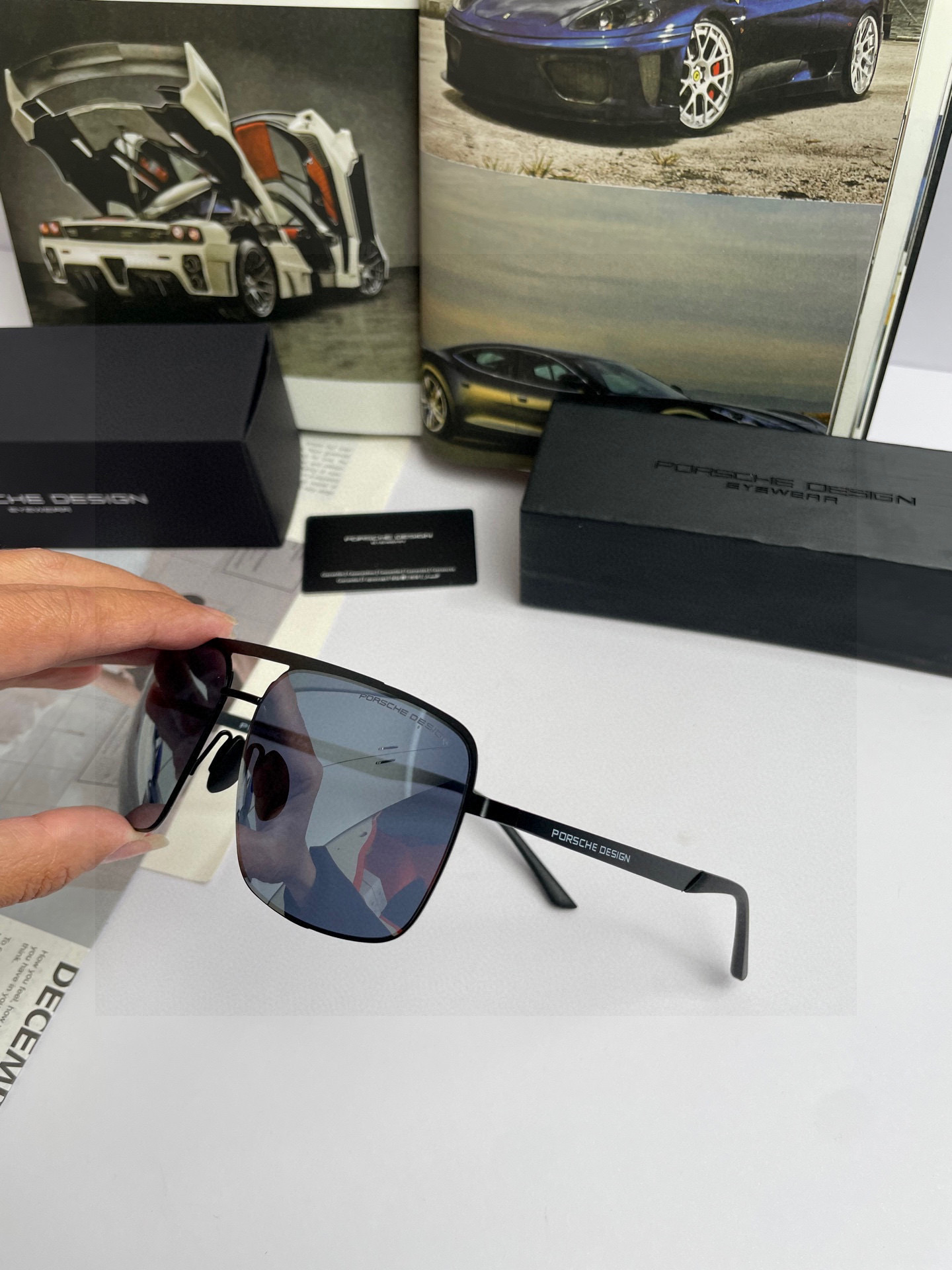 。新款牛货💥品牌：保时捷高品质男士女士原单方框太阳镜🕶️ 材质：高清尼龙镜片、💦超轻超有弹性镜腿.戴上超