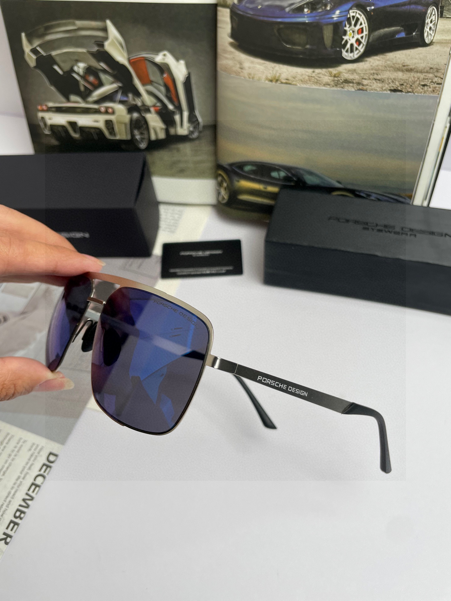 。新款牛货💥品牌：保时捷高品质男士女士原单方框太阳镜🕶️ 材质：高清尼龙镜片、💦超轻超有弹性镜腿.戴上超