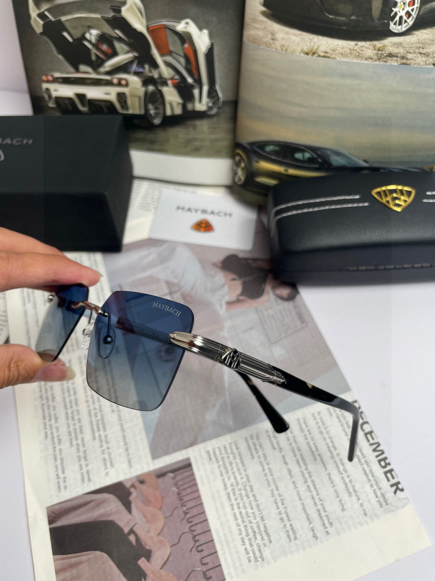 。新款迈巴赫MAYB ACH 原单品质男女同款偏光太阳镜🕶️ 材质：高清宝丽来偏光镜片、板材印字logo
