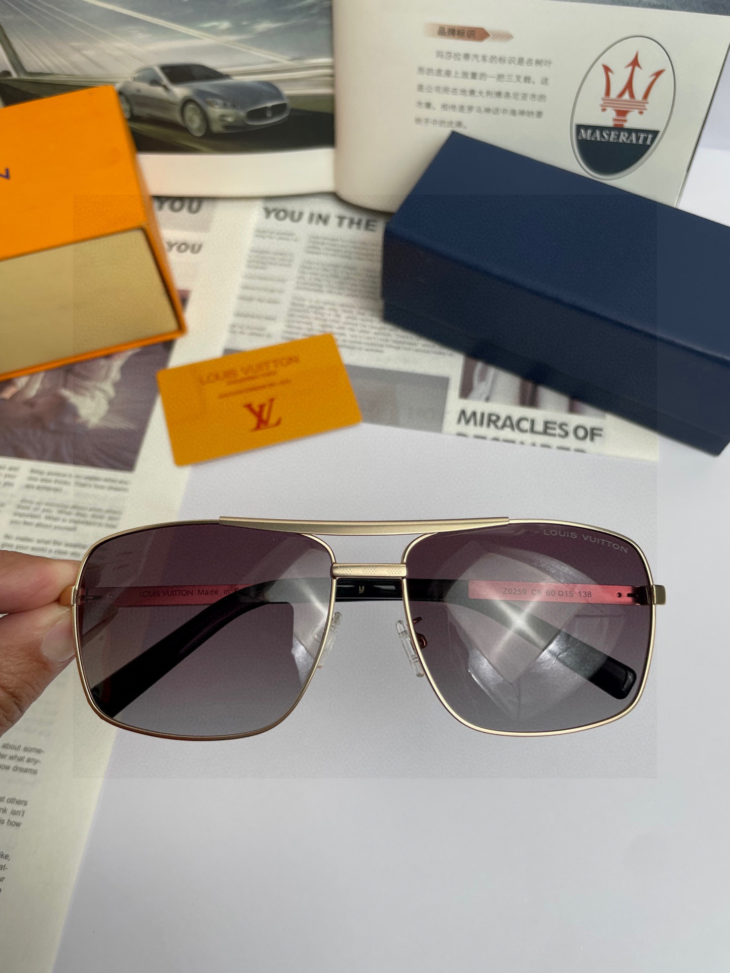 。新款💥品牌：路易威登LV 原单品质男女同款偏光太阳镜🕶️ 材质：高清宝丽来偏光镜片、进口合金印字log