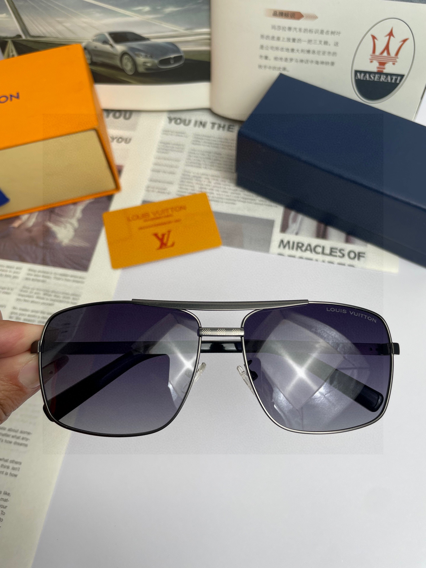 。新款💥品牌：路易威登LV 原单品质男女同款偏光太阳镜🕶️ 材质：高清宝丽来偏光镜片、进口合金印字log